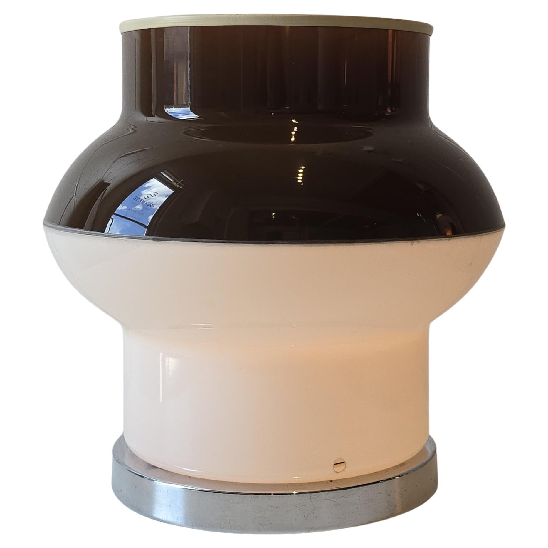 Space Age Acryl-Tischlampe, Harvey Guzzini zugeschrieben im Angebot