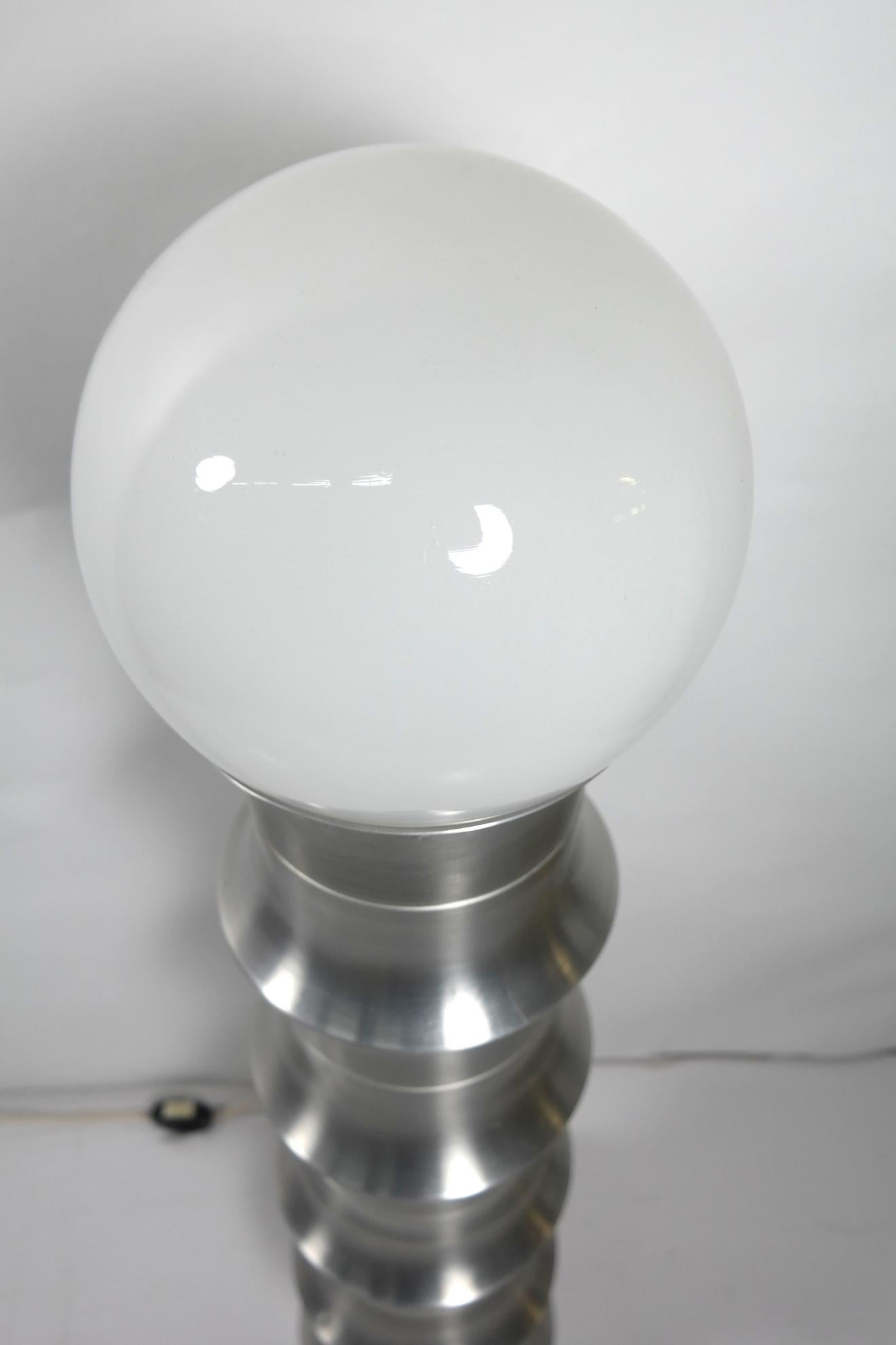 Space Age Aluminium Design Stehleuchte:: signiert 
