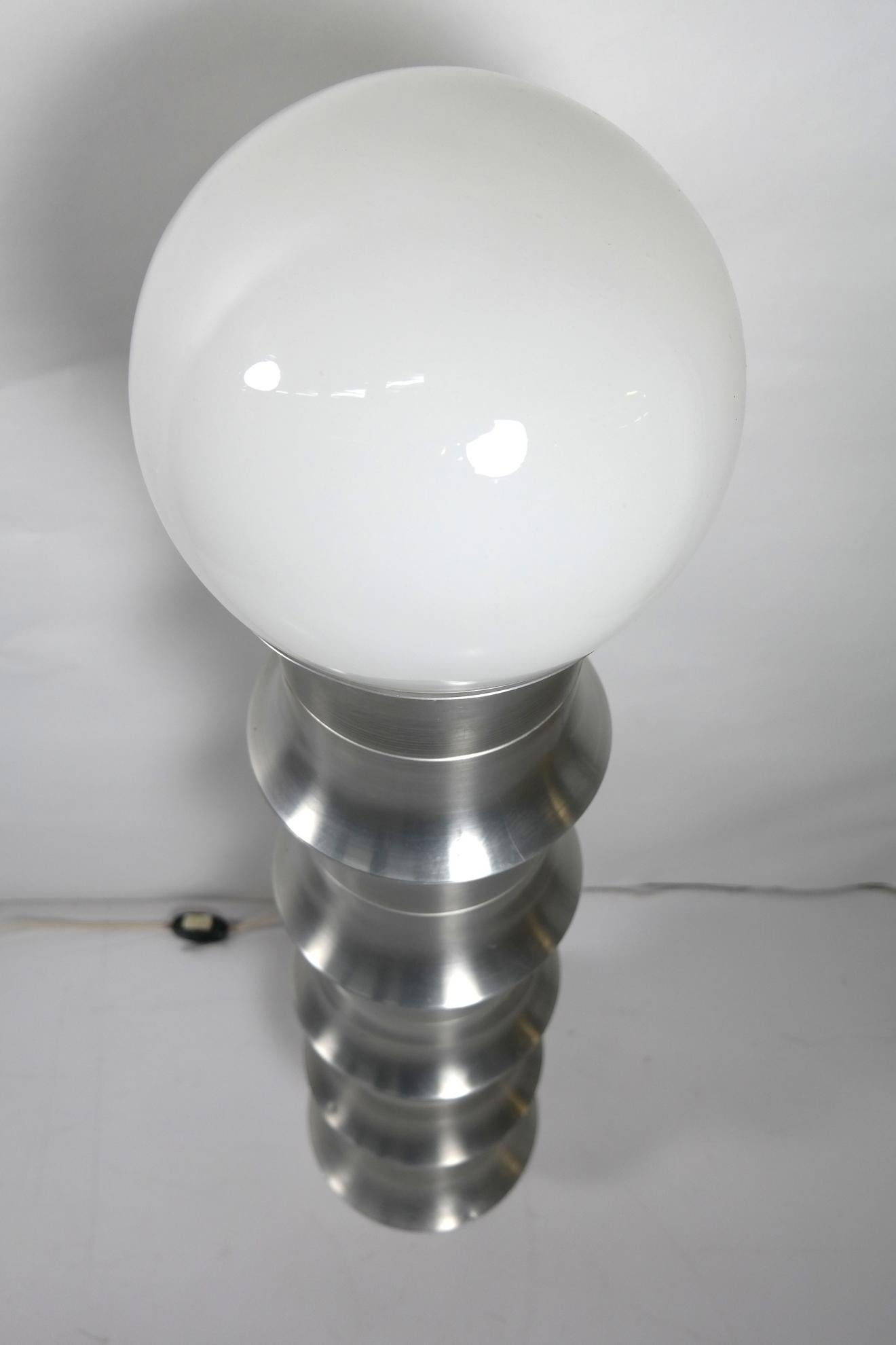 Space Age Aluminium Design Stehleuchte:: signiert 