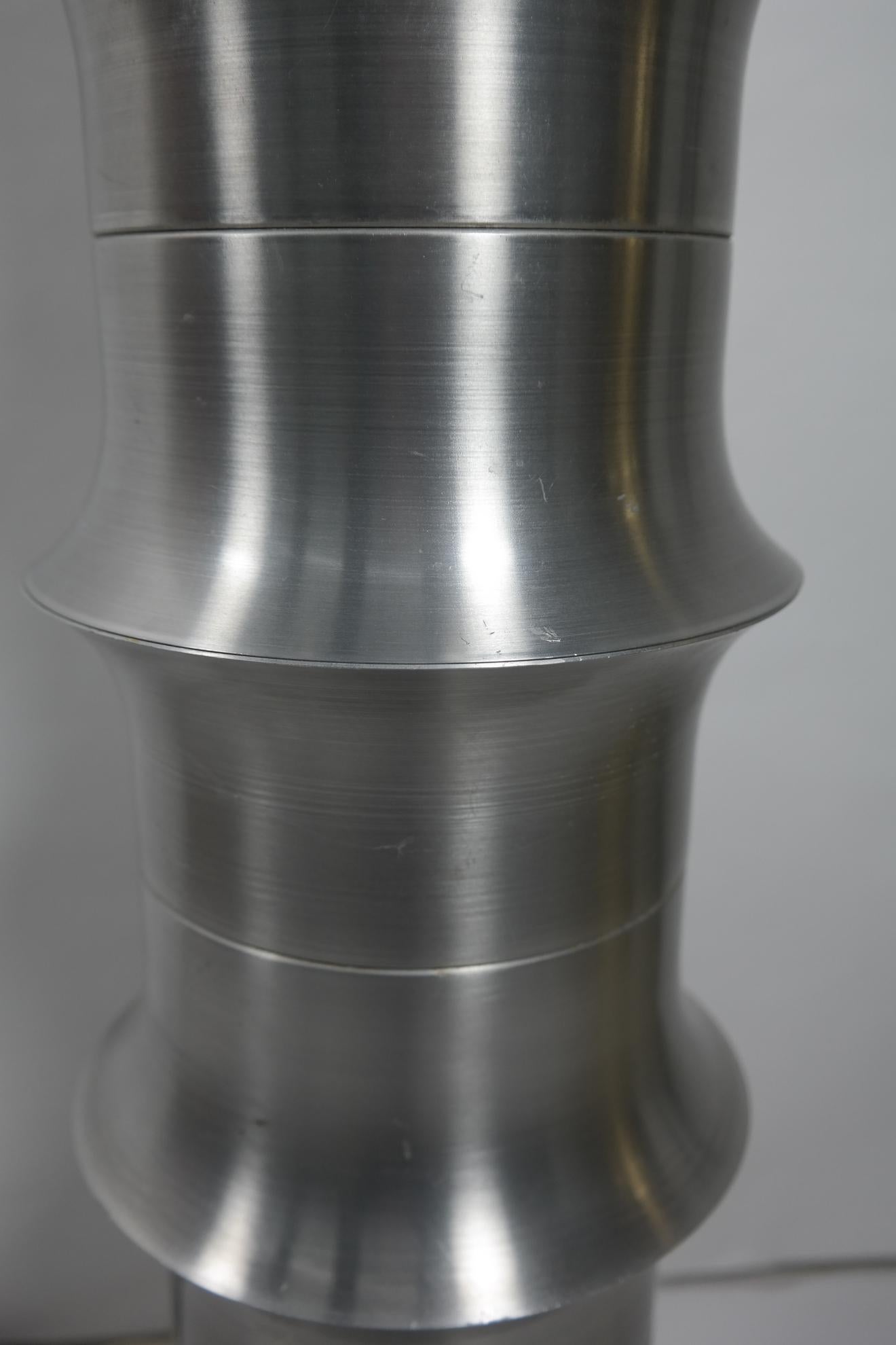 Space Age Aluminium Design Stehleuchte:: signiert 