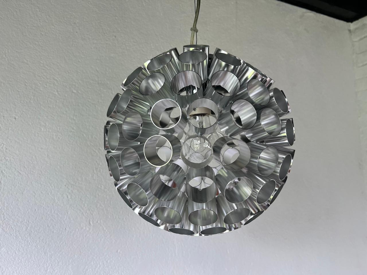 Lampada a sospensione in alluminio NO AGE, anni '70 in vendita 4