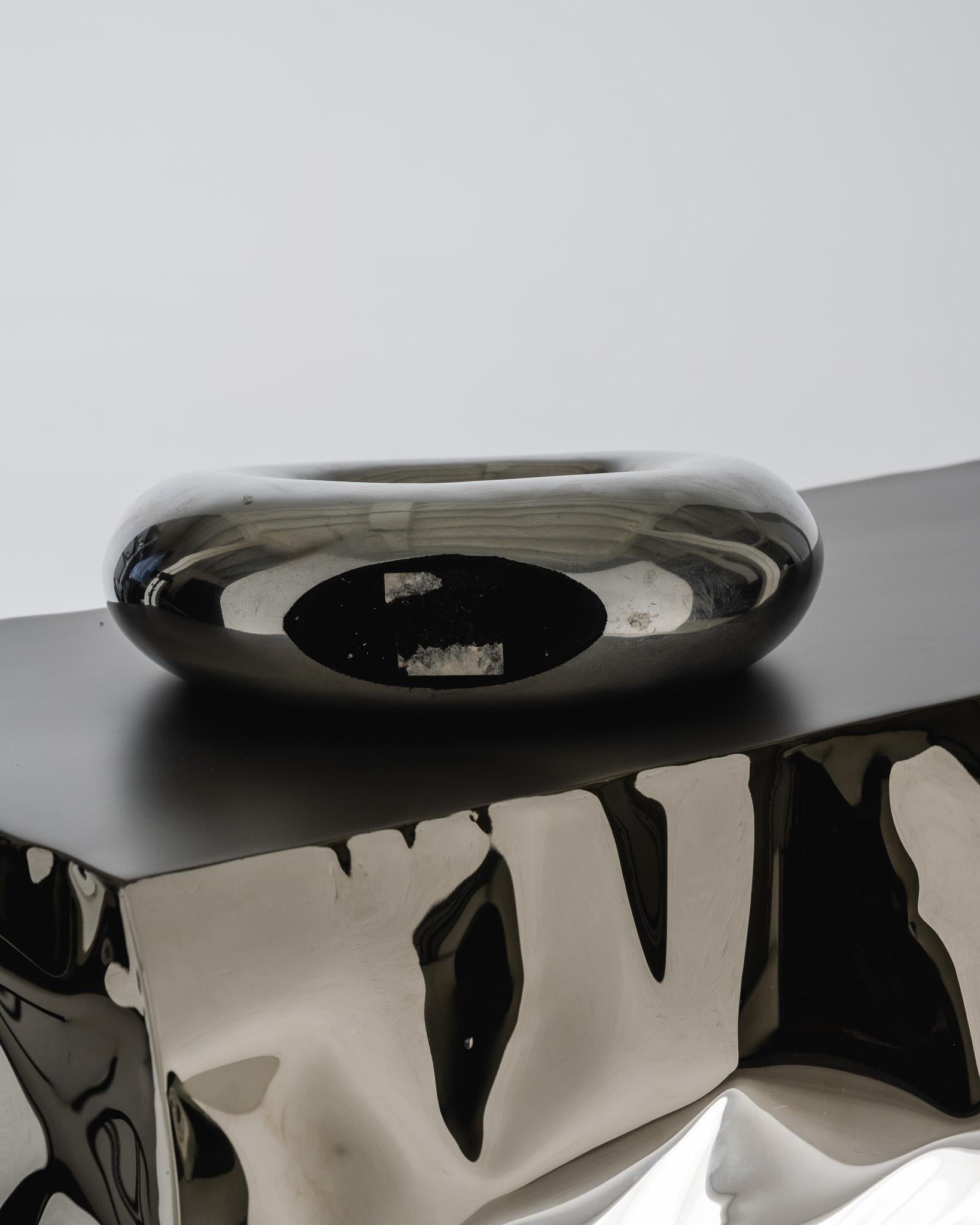 Vase en aluminium NO AGE, années 1980 Bon état - En vente à PARIS, FR