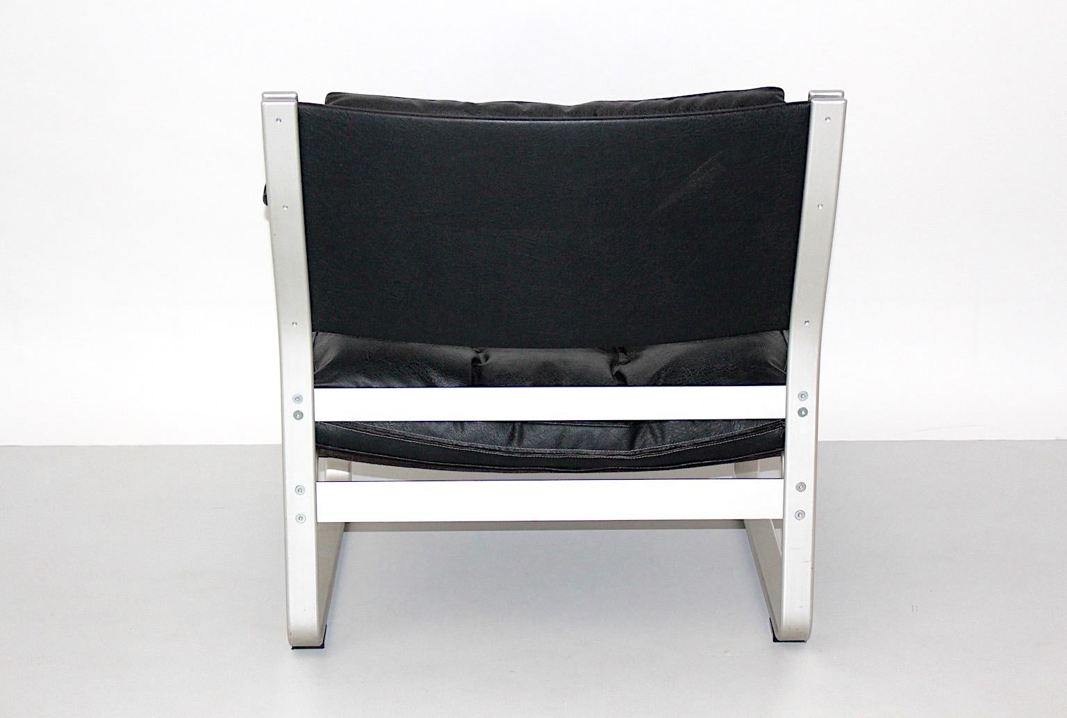 Space Age Vintage-Loungesessel aus Aluminium an der Seite Karl-Erik Ekselius 1965 Schweden im Angebot 1