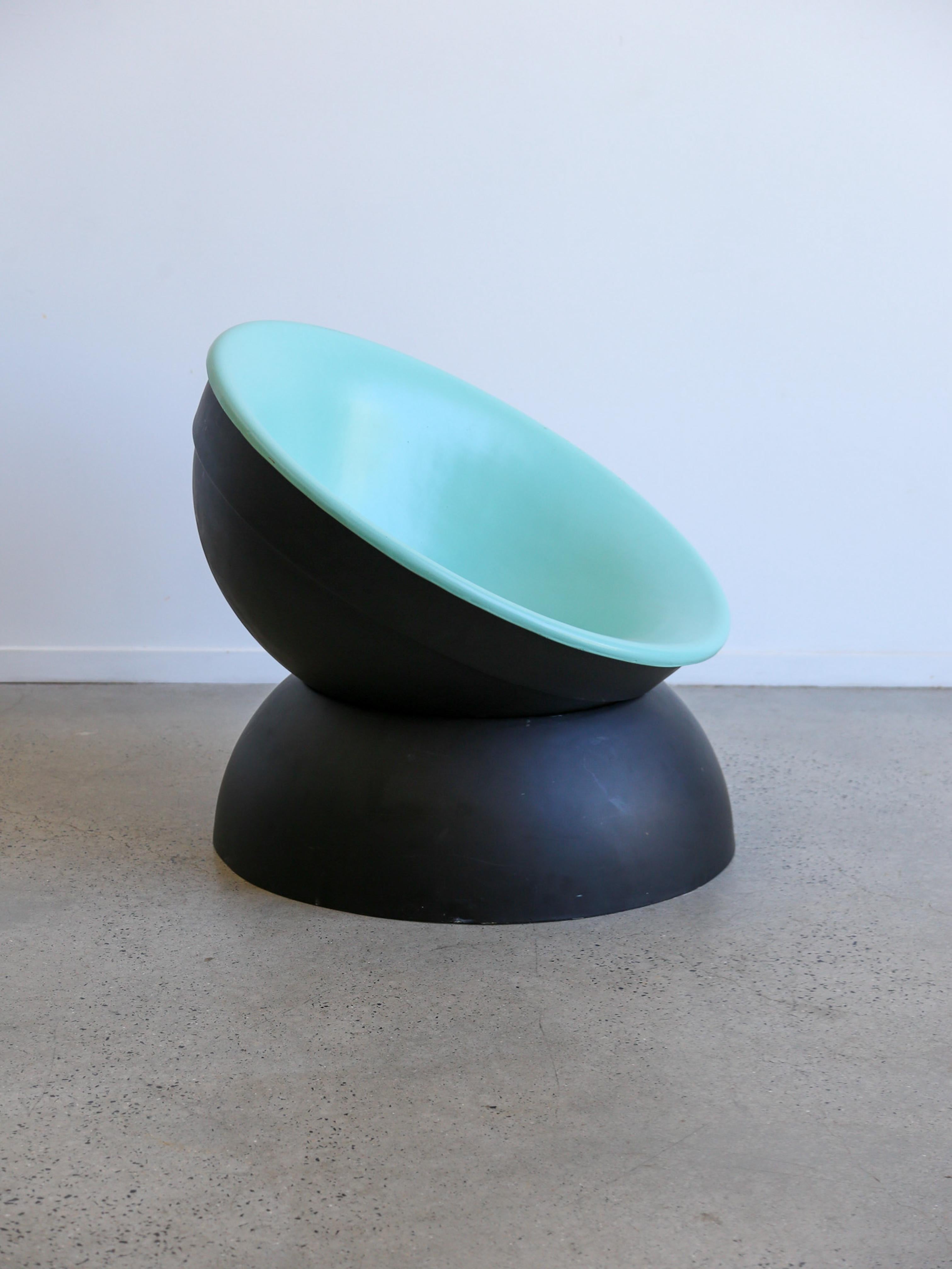 Fauteuil et table basse de l'ère spatiale en fibre de verre des années 1970 Bon état - En vente à Byron Bay, NSW