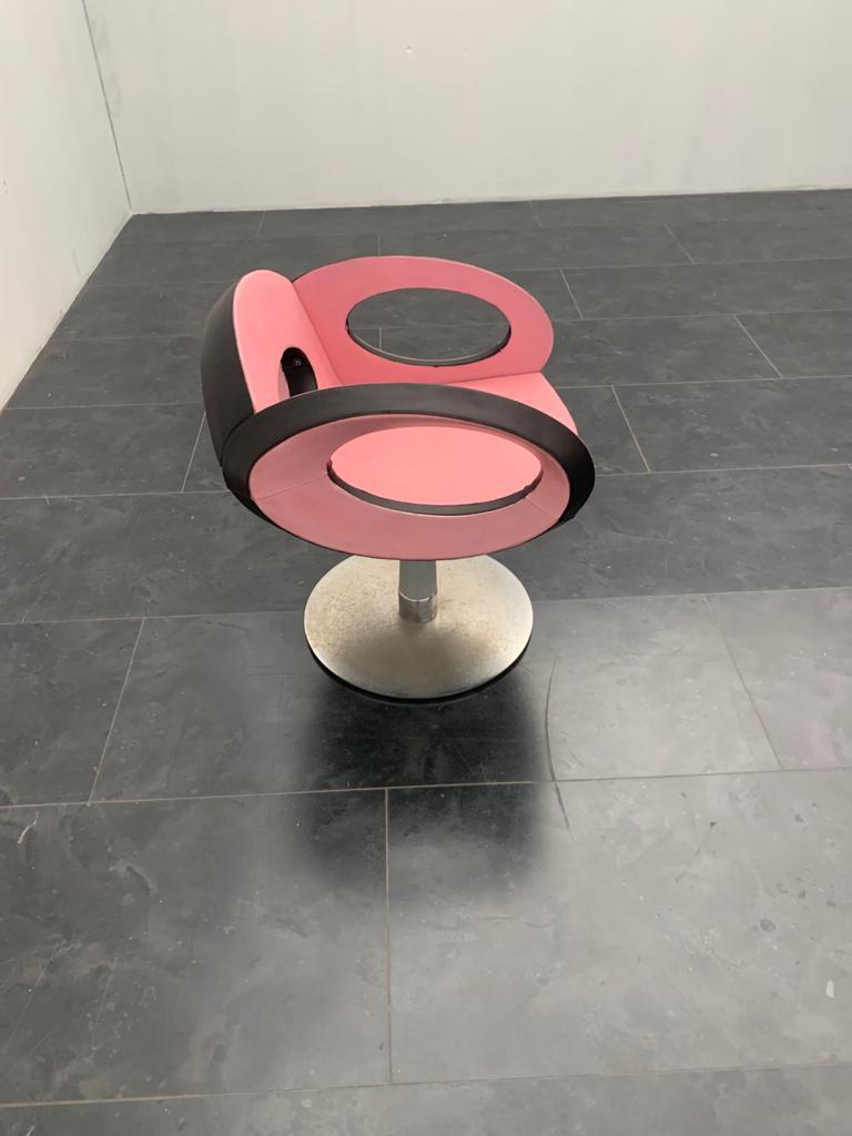 Space Age Armchair in Pink and Black Leather with Steel Structure In Good Condition For Sale In Montelabbate, PU