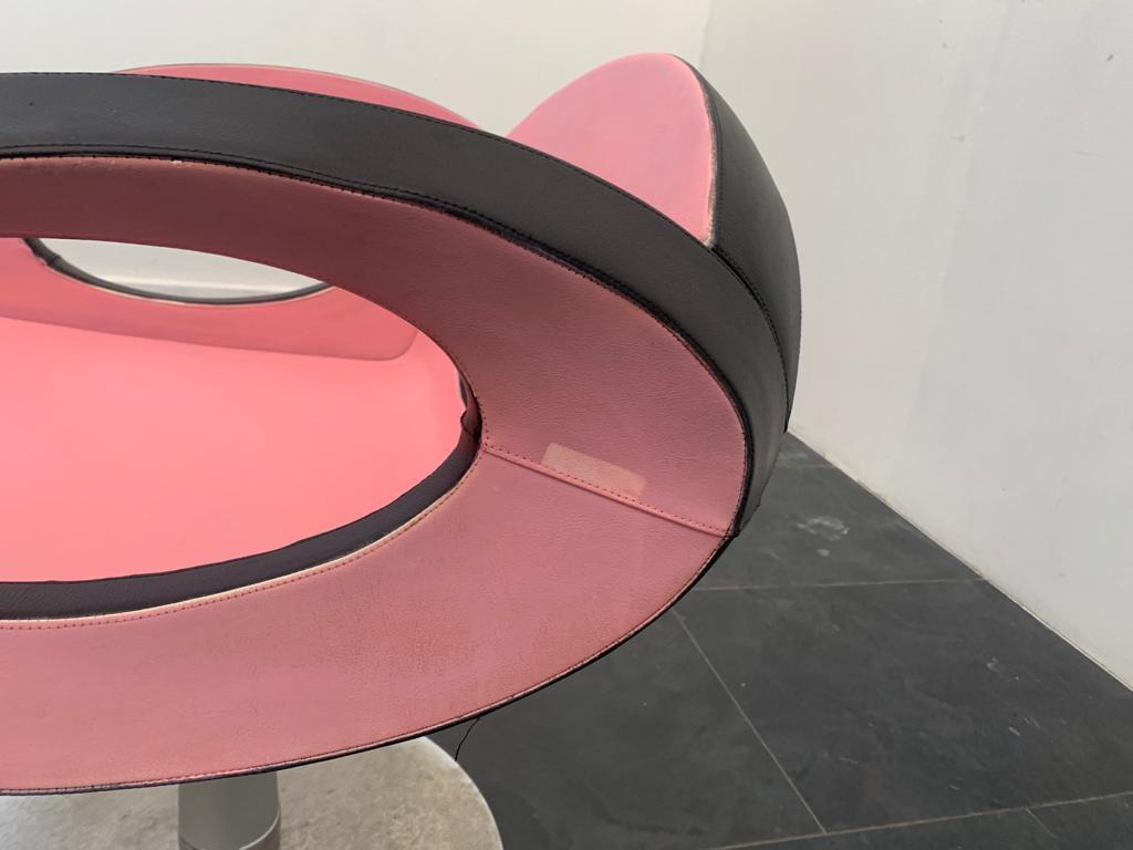 Space Age Armchair in Pink and Black Leather with Steel Structure For Sale 2