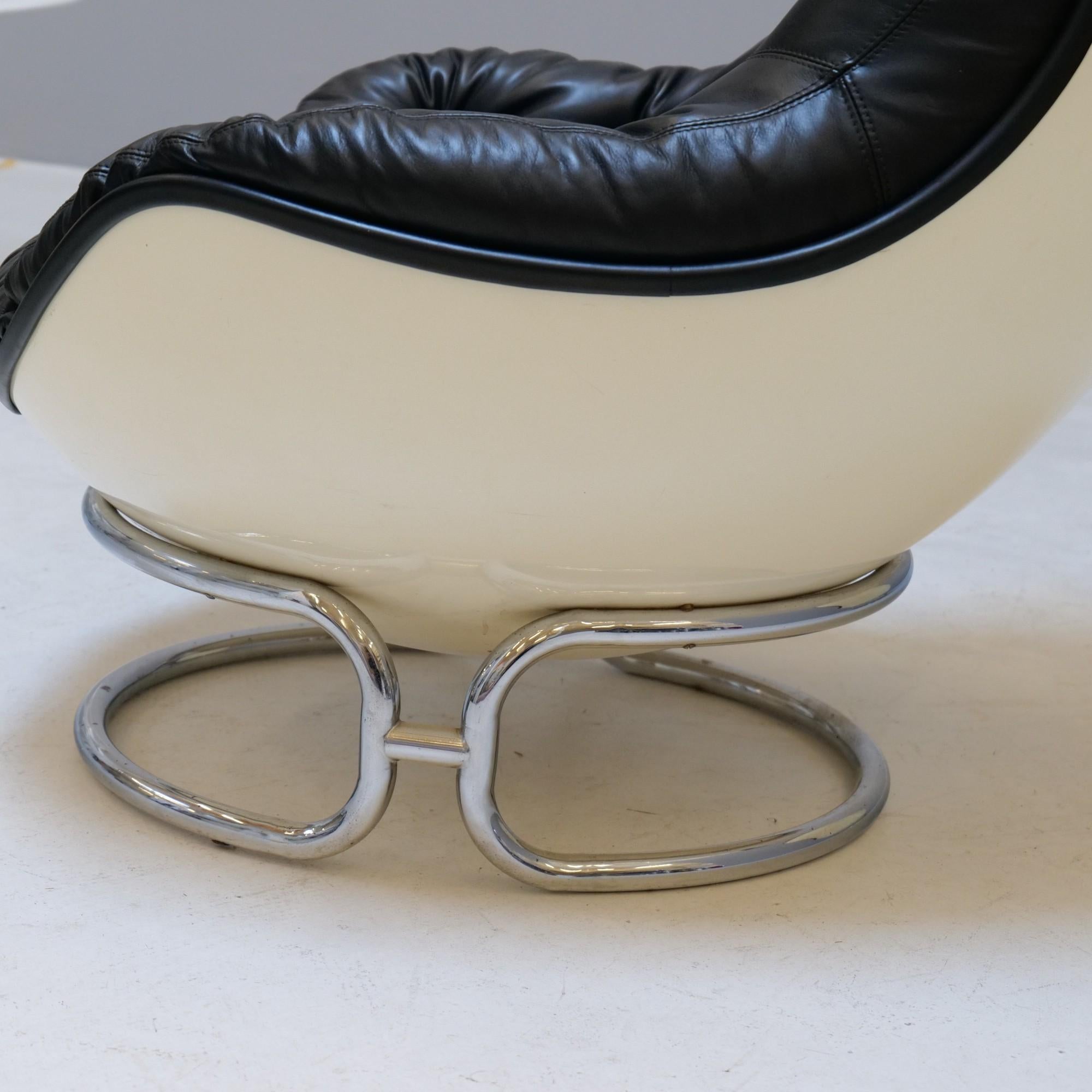 Space Age Armchairs Karate by Michel Cadestin for Airborne For Sale 3