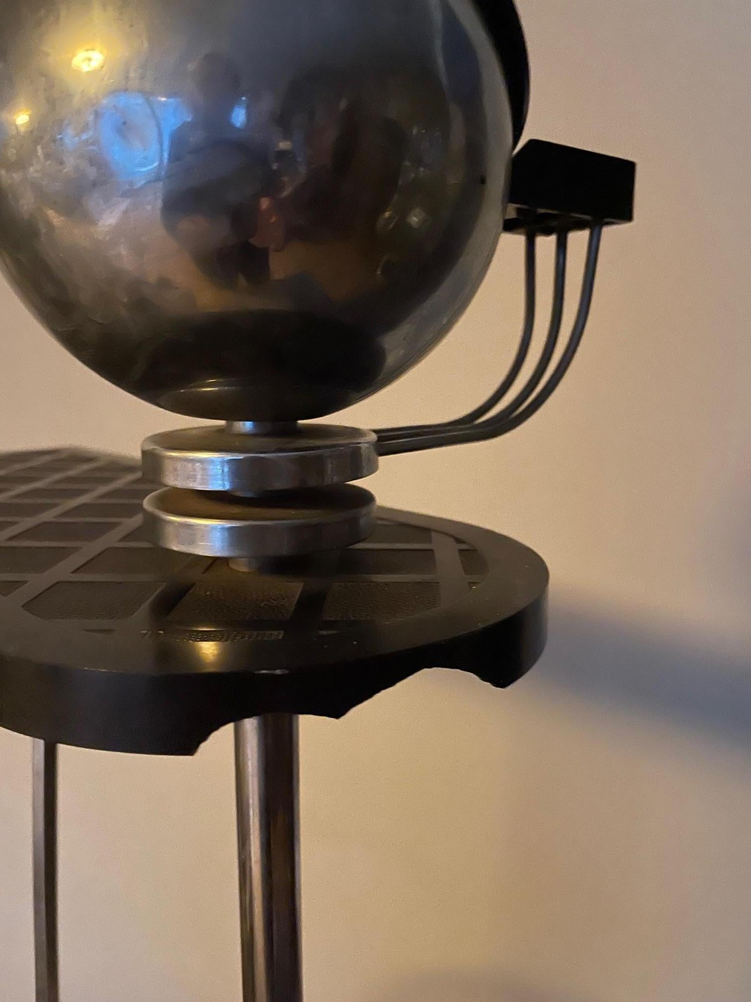 Base de cenicero de la era espacial Aluminio en venta