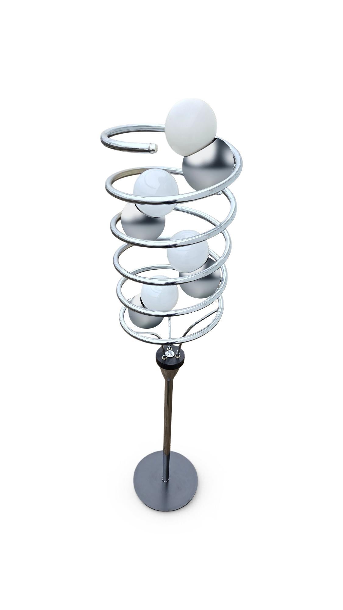 Lampada da terra a spirale in cromo atomico A Space AGE in vendita 1