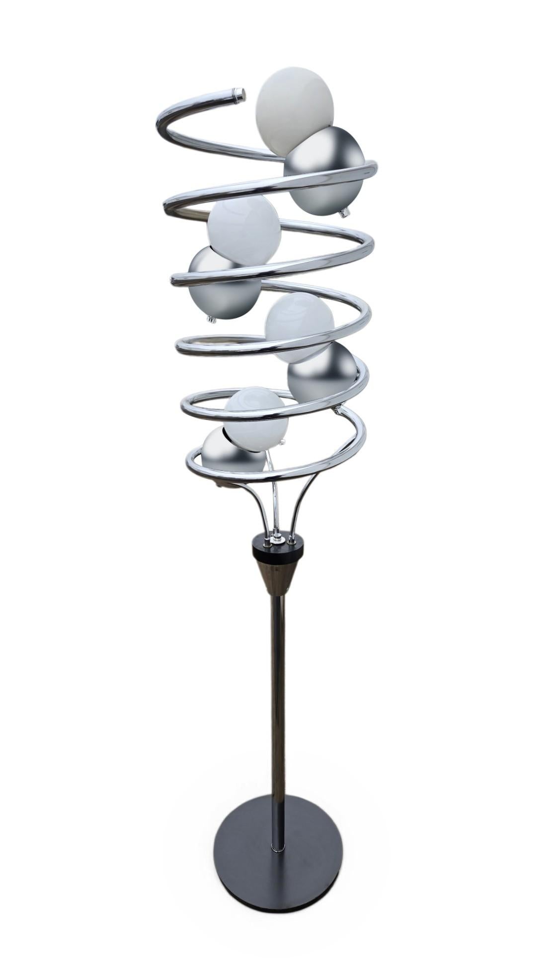 Lampada da terra a spirale in cromo atomico A Space AGE in vendita 2