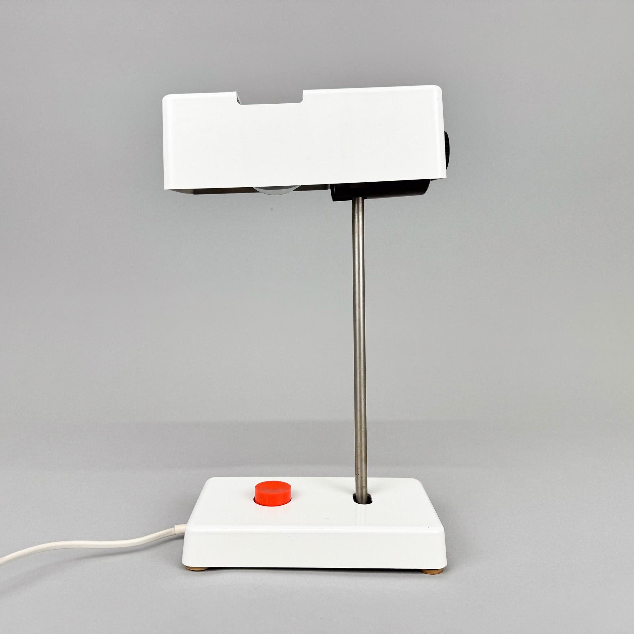 Allemand Lampe de bureau en bakélite de l'ère spatiale Klaus Musinowski pour VEB Dresden, Allemagne en vente