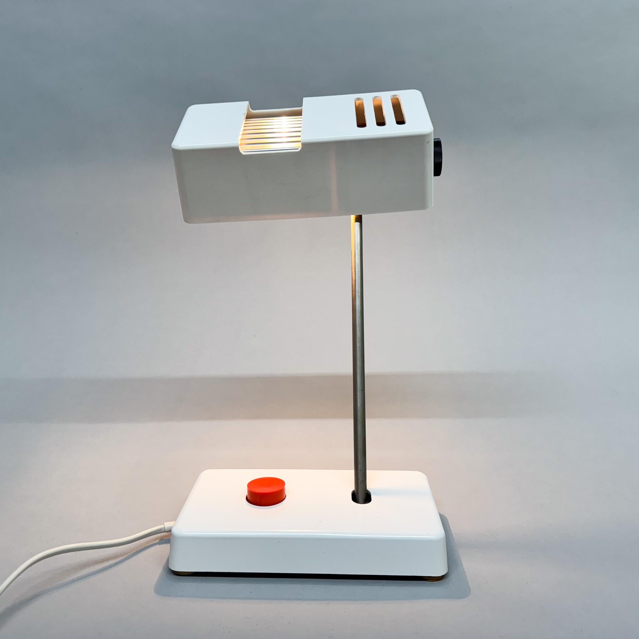 Lampe de bureau en bakélite de l'ère spatiale Klaus Musinowski pour VEB Dresden, Allemagne en vente 3