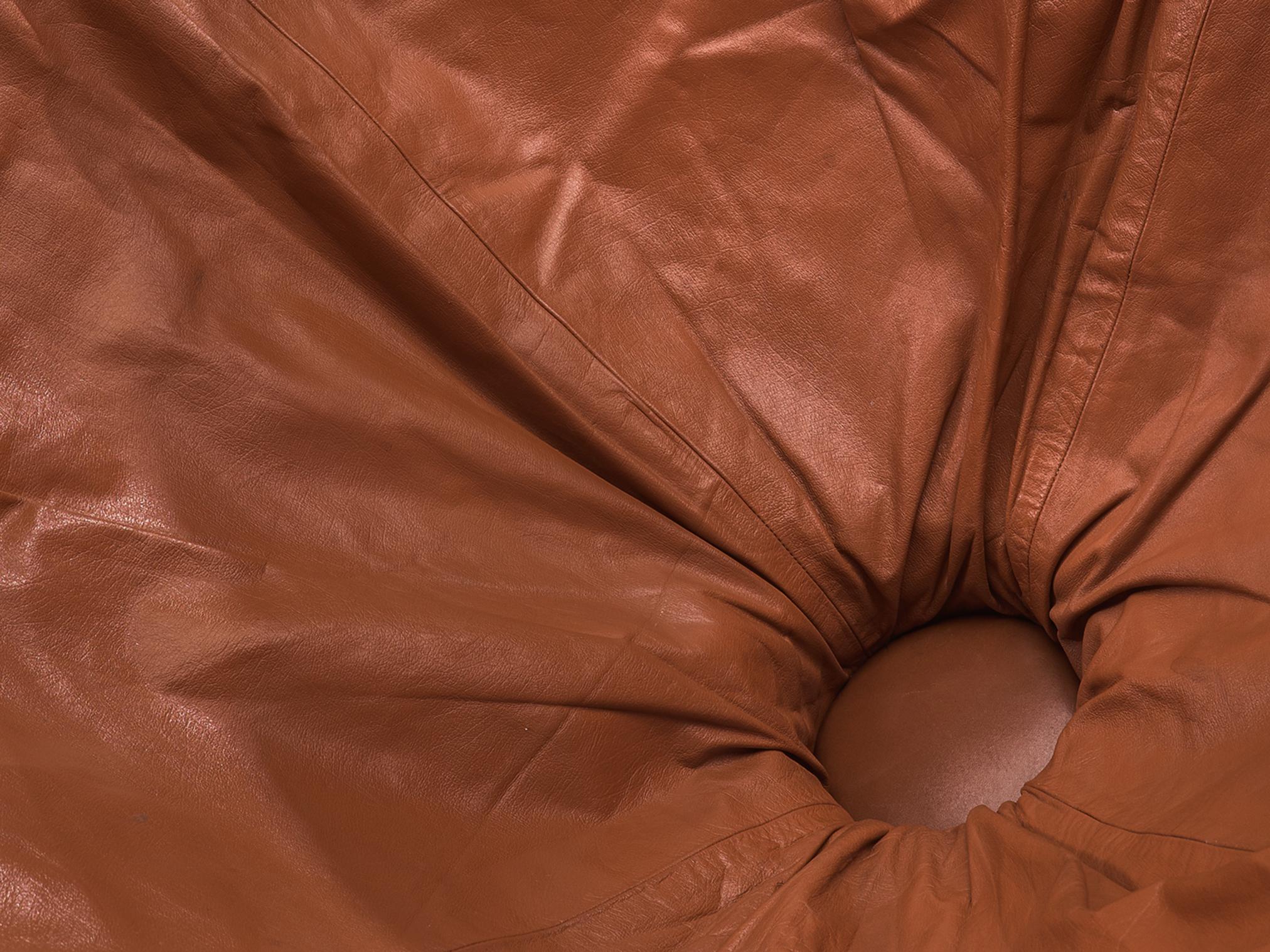 Space Age Ball Chair in White Fiberglass and Brown Leather In Good Condition For Sale In Waalwijk, NL