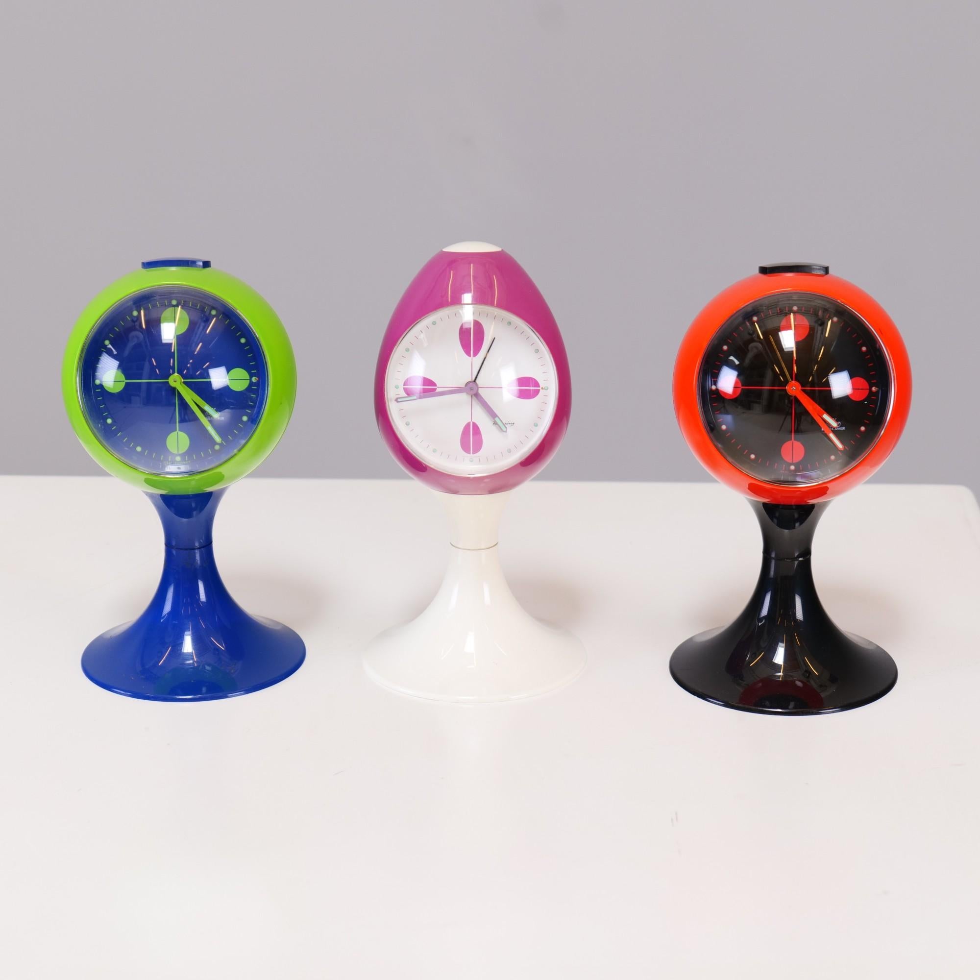 Very rare space age tulip design table alarm clocks.
Great collectible set for space age & vintage design experts.