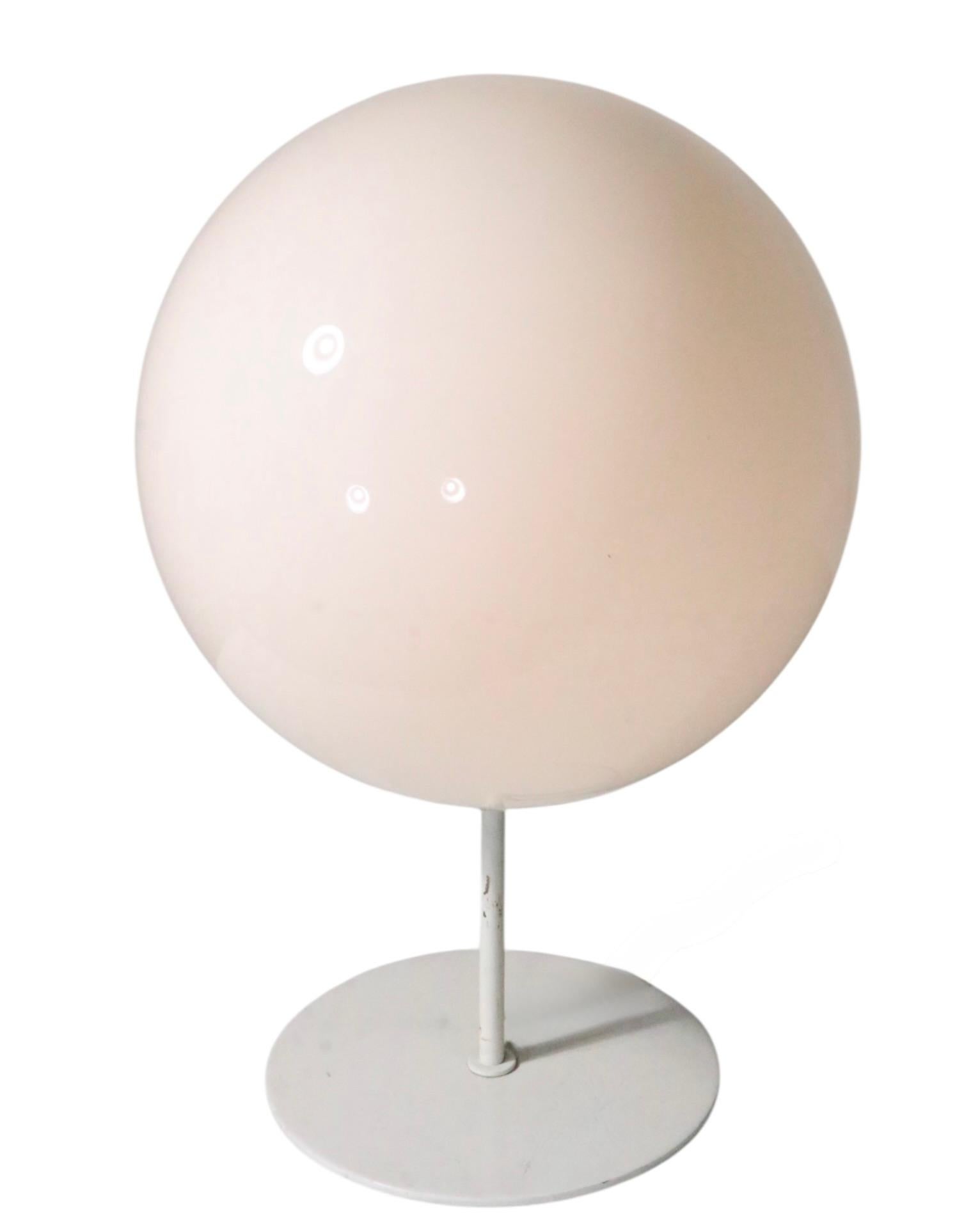 Space Age Ball Top Table Lamp att. to Robert Sonneman c. 1970’s For Sale 6