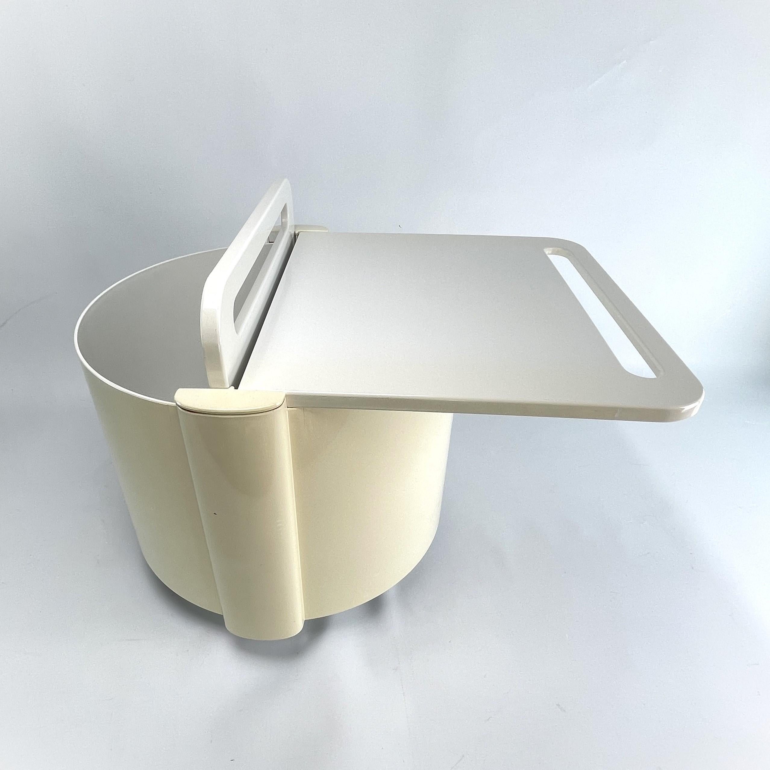 Space Age Barwagen-Wagenwagen-Tisch in Creme von Livia Castelli für Fain Italy, 1970er Jahre im Zustand „Gut“ im Angebot in Bingen am Rhein, RP