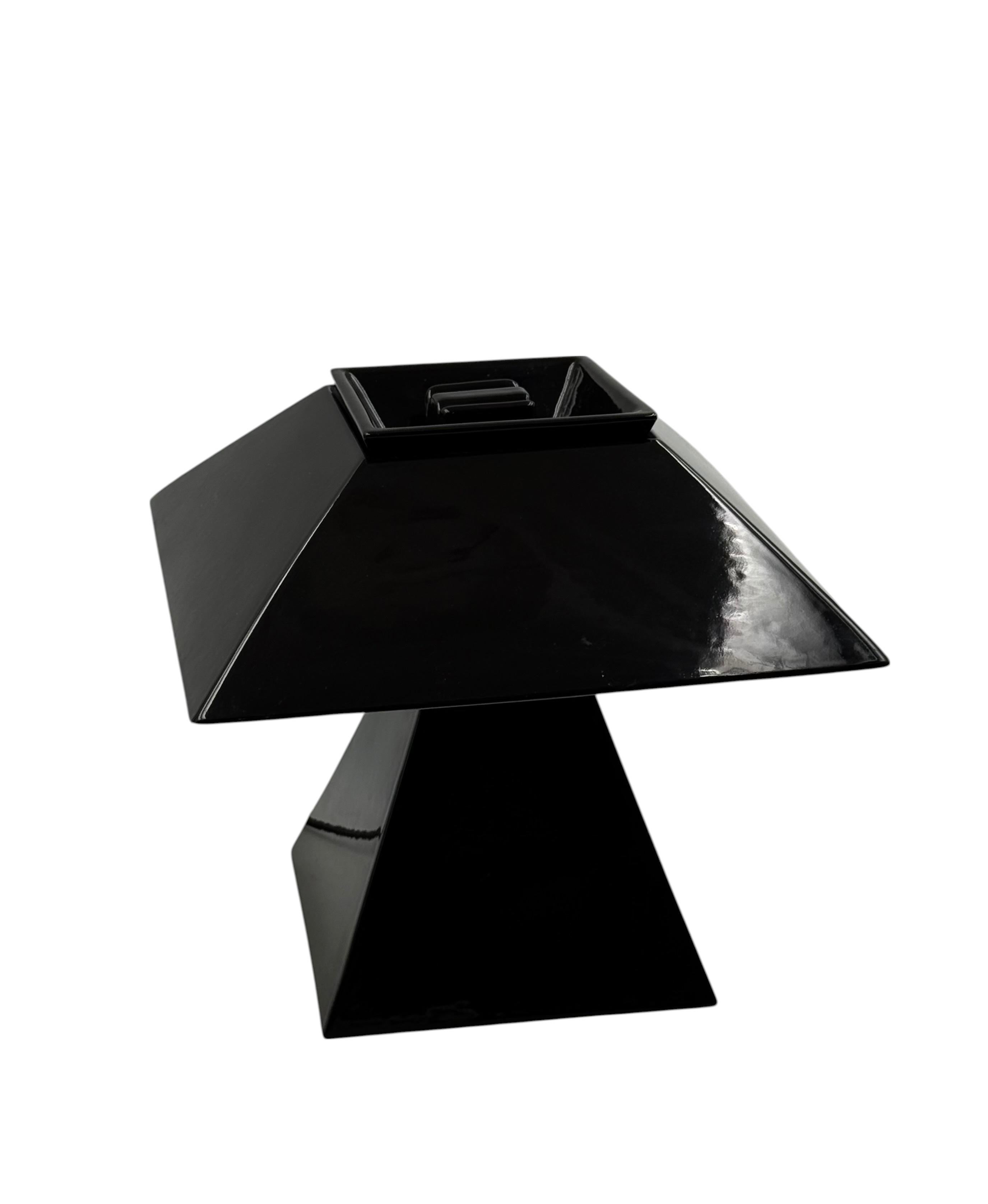 Space age black ceramic table lamp, Italy 1970s Italian en venta