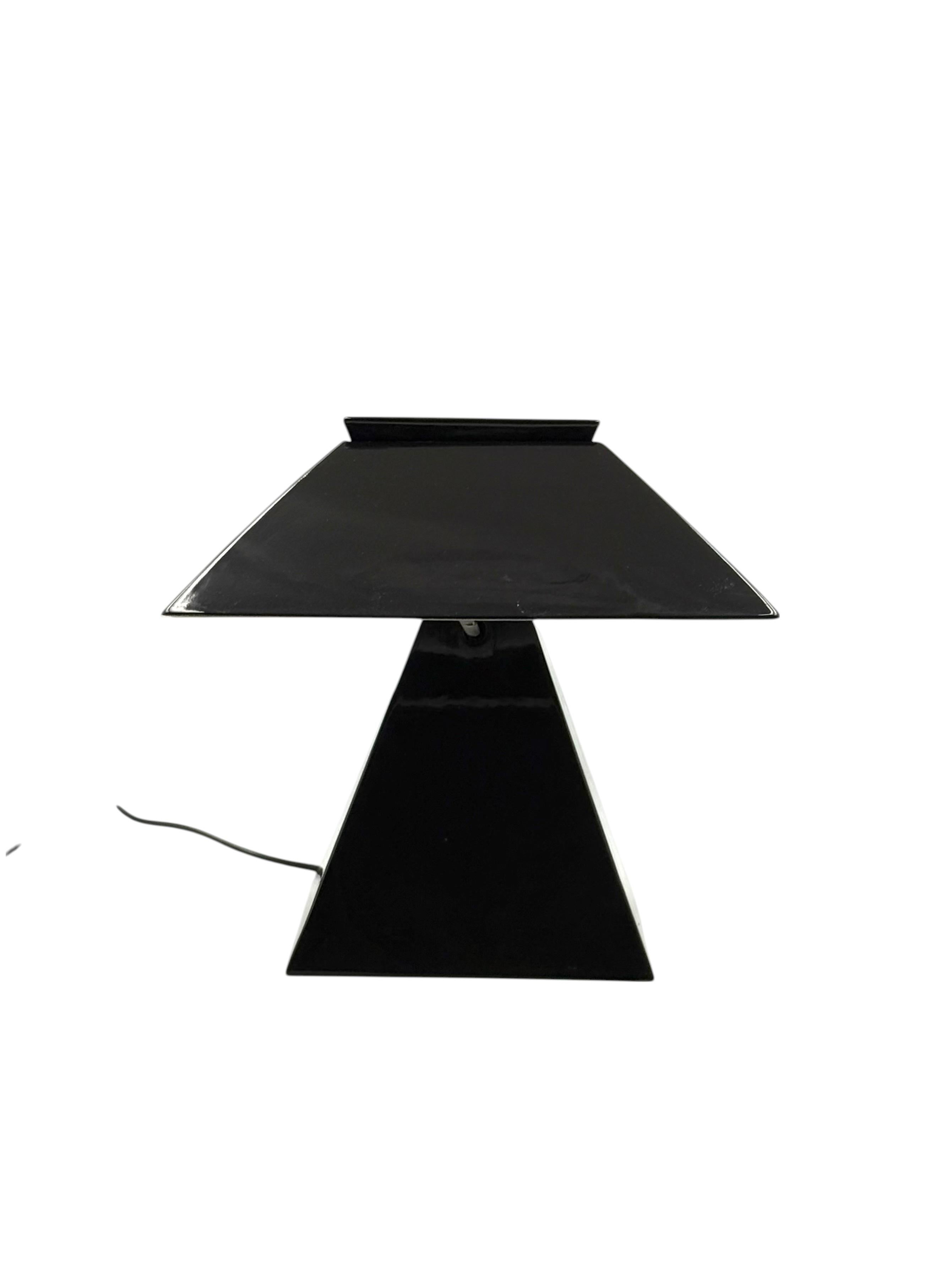 Space age black ceramic table lamp, Italy 1970s en venta 3