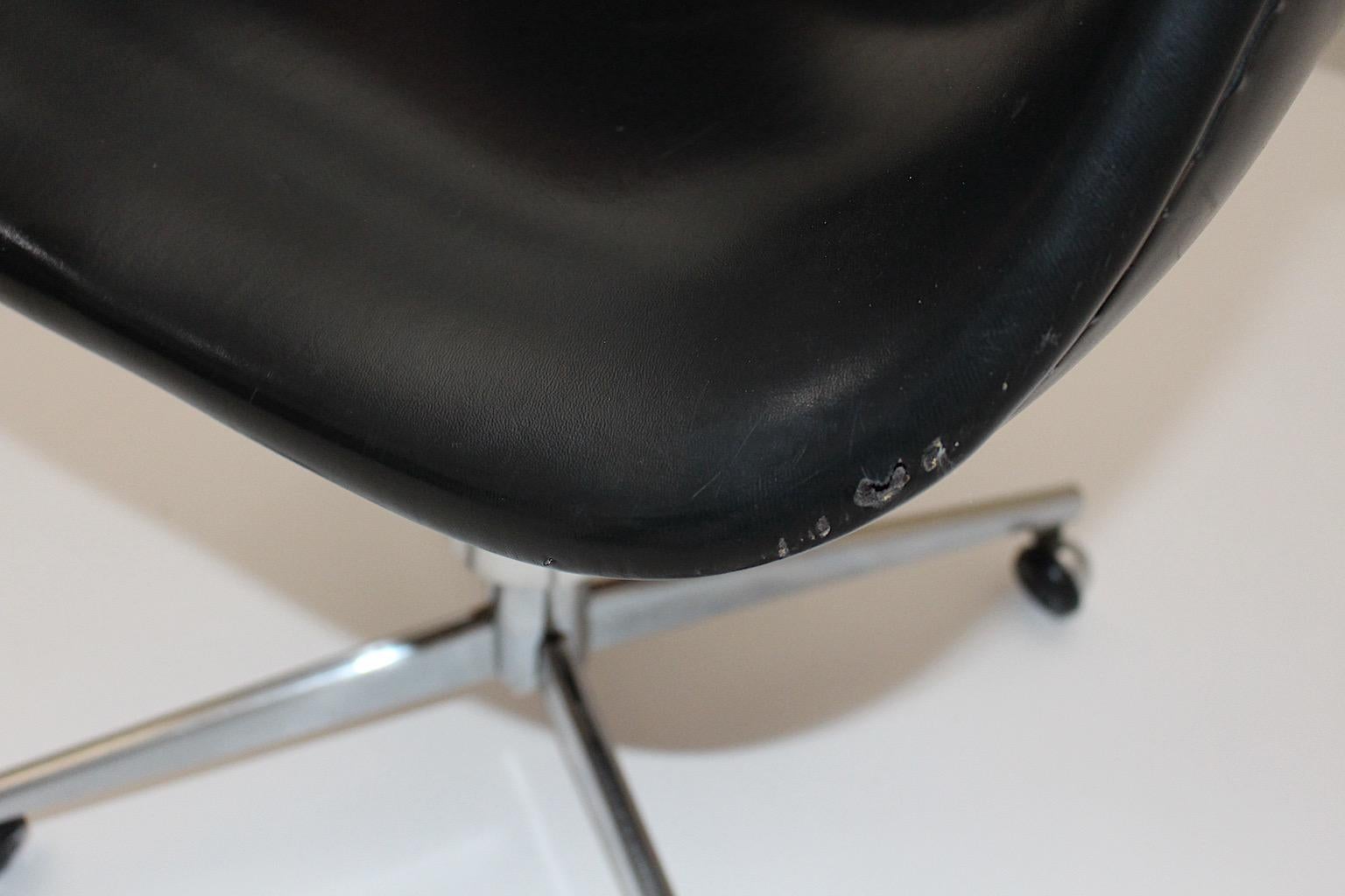 Space Age Black Faux Leather Swan Desk Chair Office Chair 1960s For Sale 4