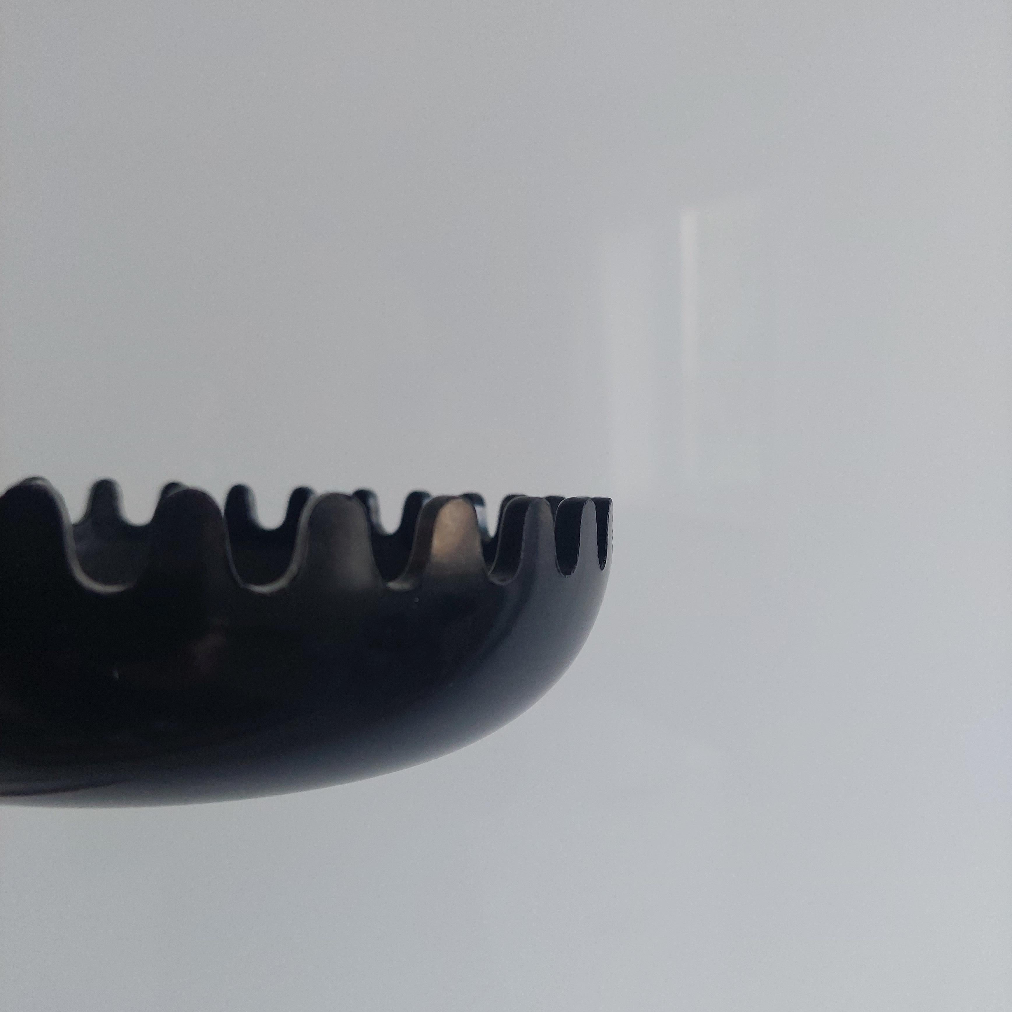 Plastic Space age Black Mebel Clam Ashtray Bowl by Alan Fletcher, 1970 For Sale