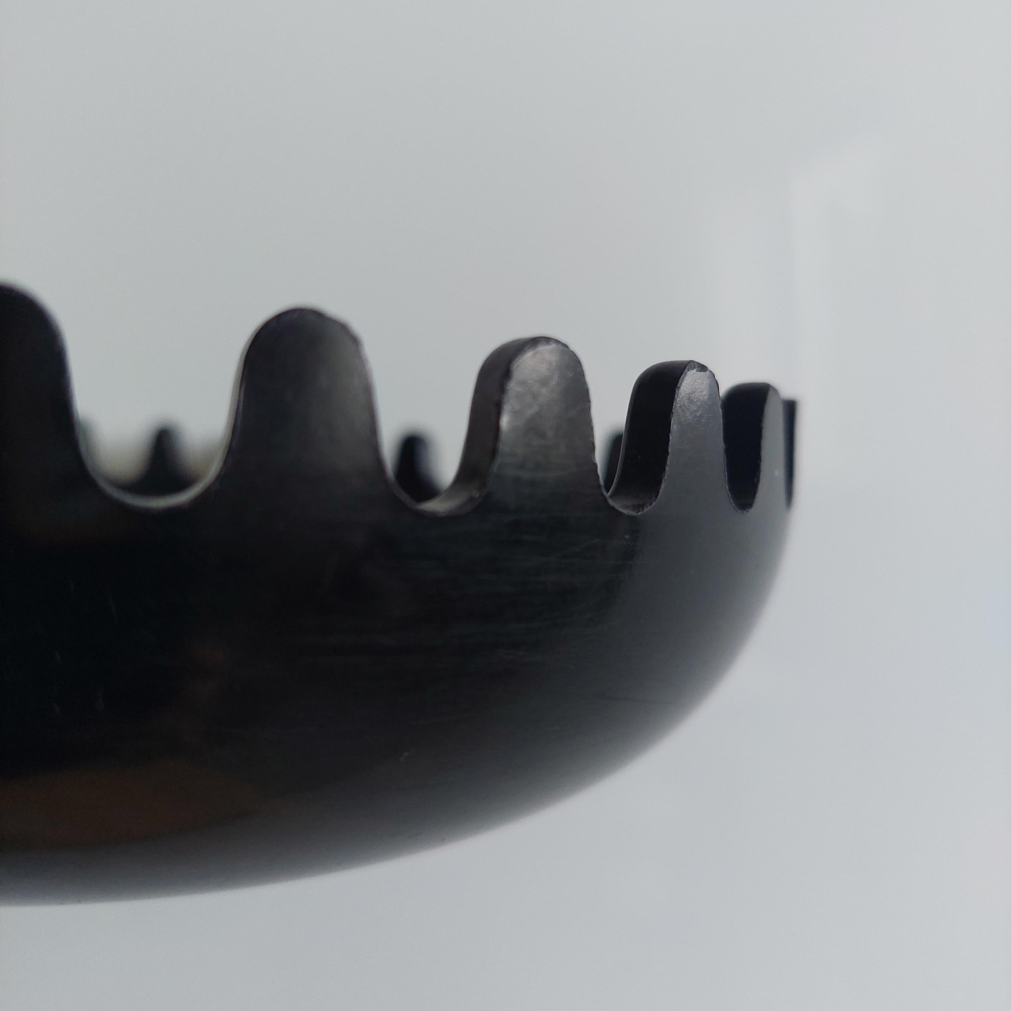 Space age Black Mebel Clam Ashtray Bowl by Alan Fletcher, 1970 For Sale 1
