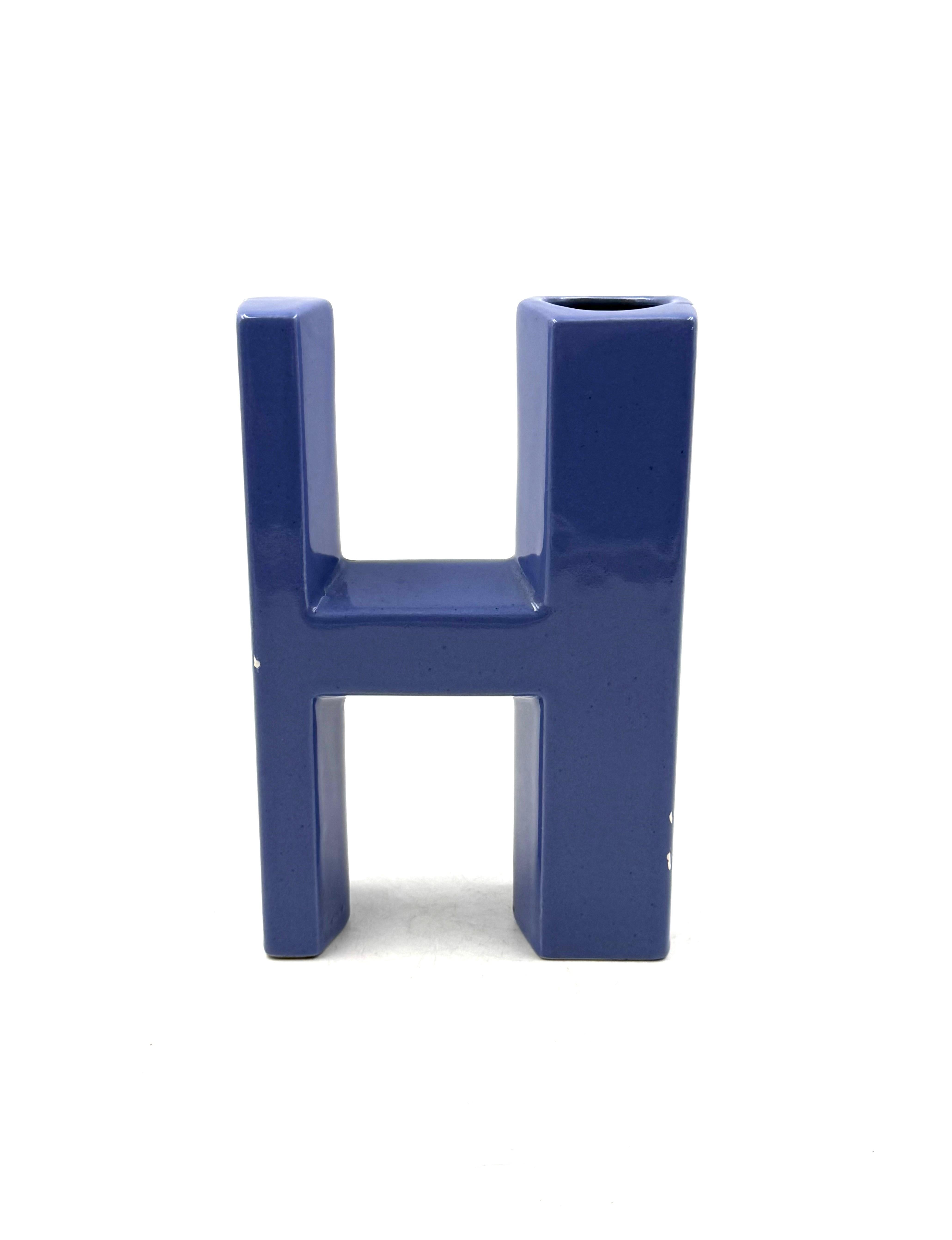 Florero de cerámica solifleur en forma de letra H azul de la era espacial  Creaciones Marcel Radureau en venta 4