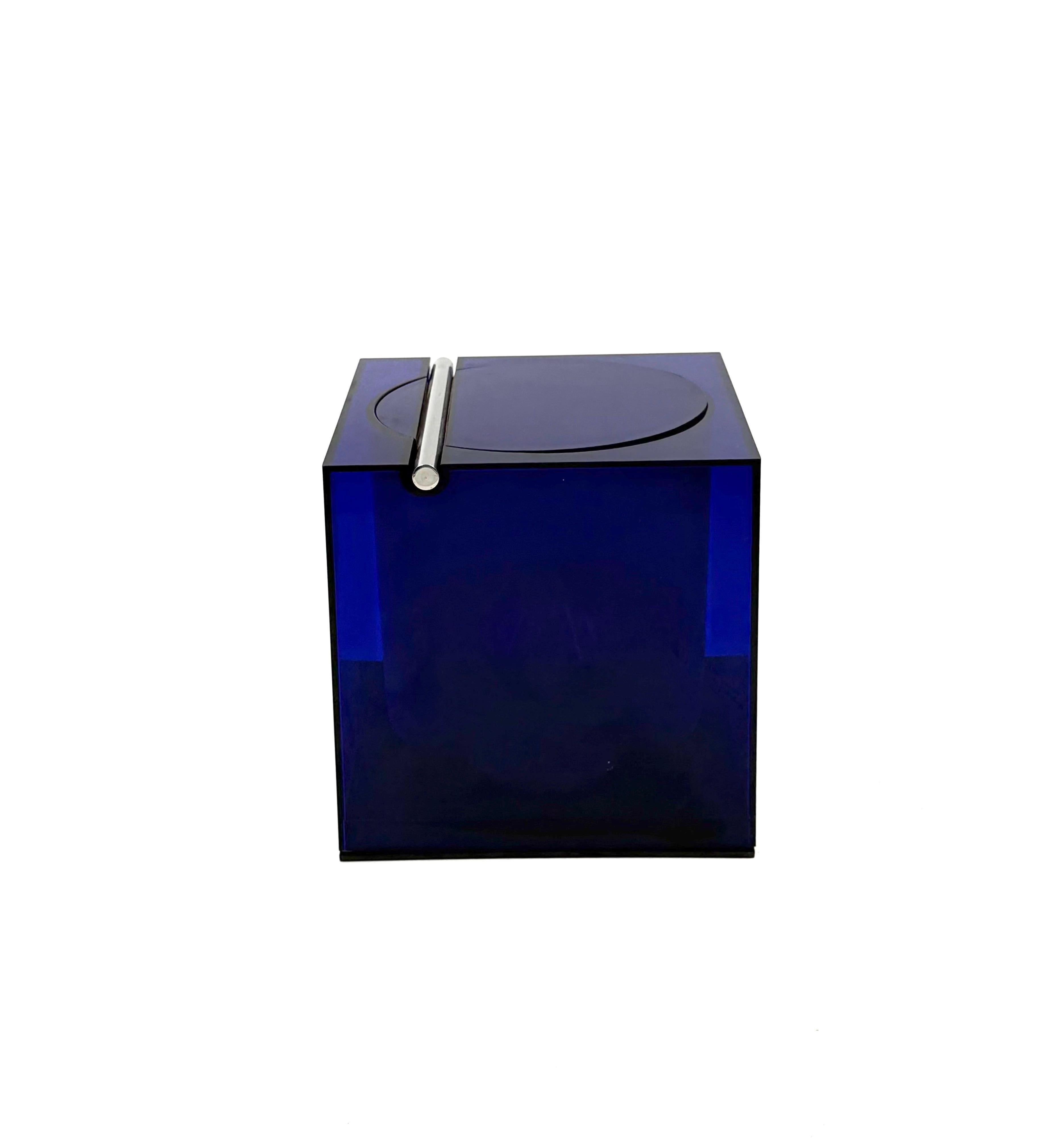 Space age blue plastic Ice Bucket, Studio Opi, Cini & Nils Italy, ca. 1970s For Sale 5