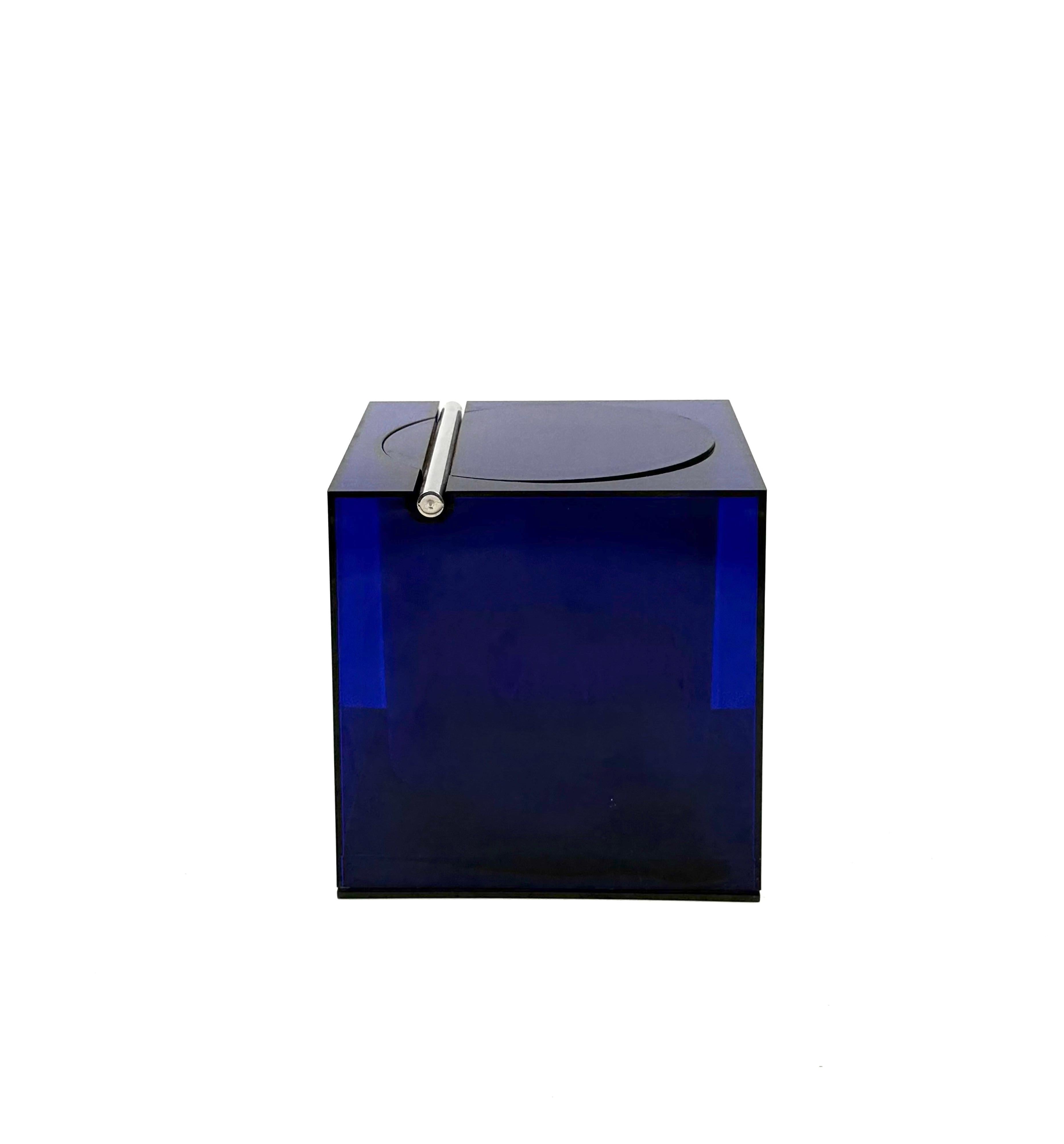Space age blue plastic Ice Bucket, Studio Opi, Cini & Nils Italy, ca. 1970s For Sale 6
