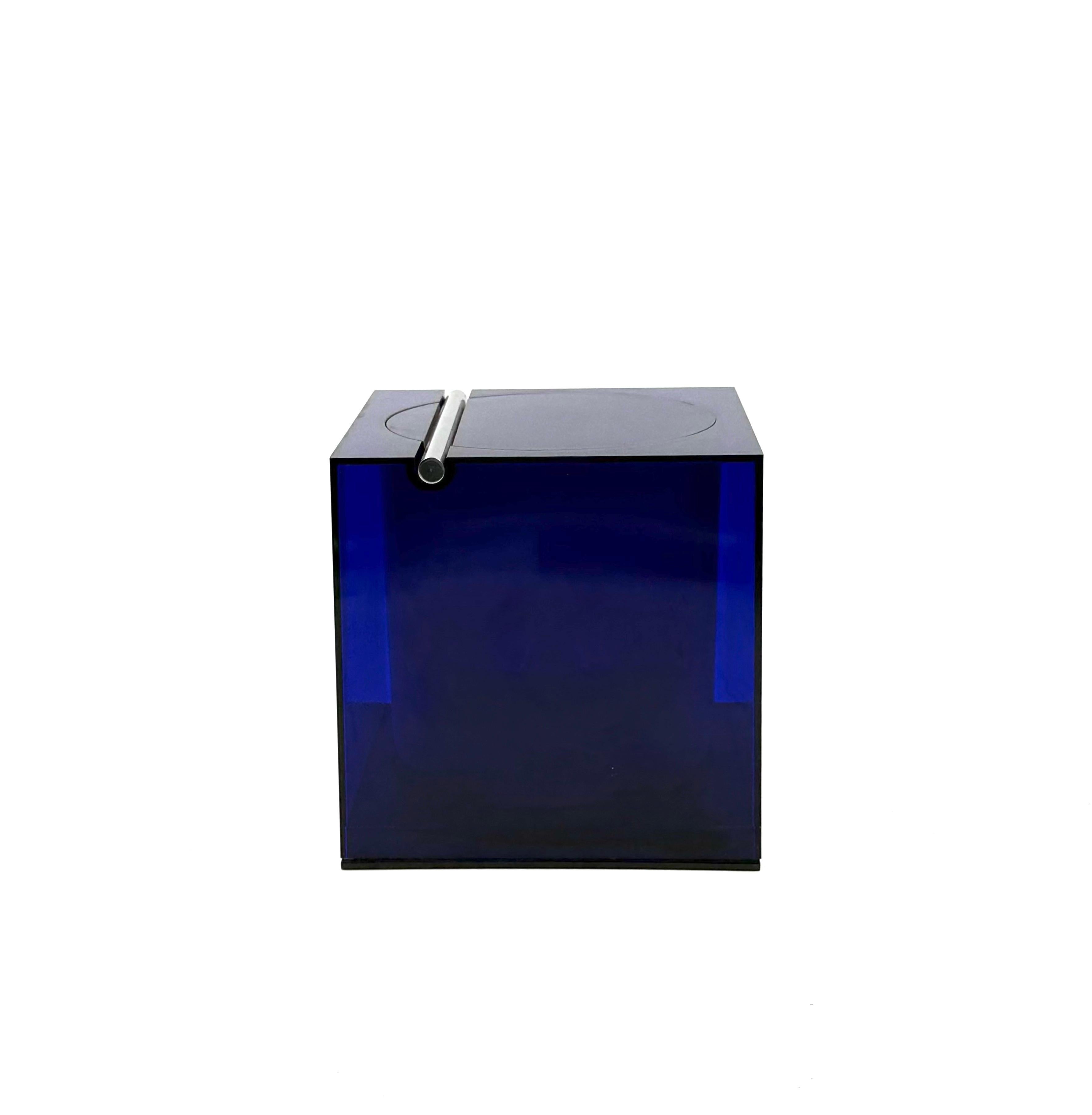 Space age blue plastic Ice Bucket, Studio Opi, Cini & Nils Italy, ca. 1970s For Sale 7