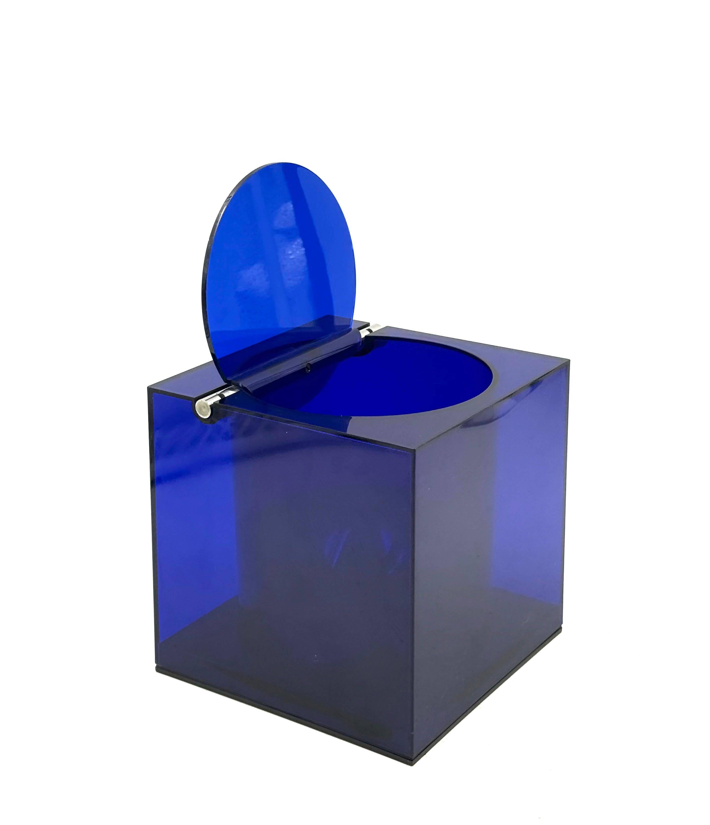 Space age blue plastic Ice Bucket, Studio Opi, Cini & Nils Italy, ca. 1970s For Sale 10