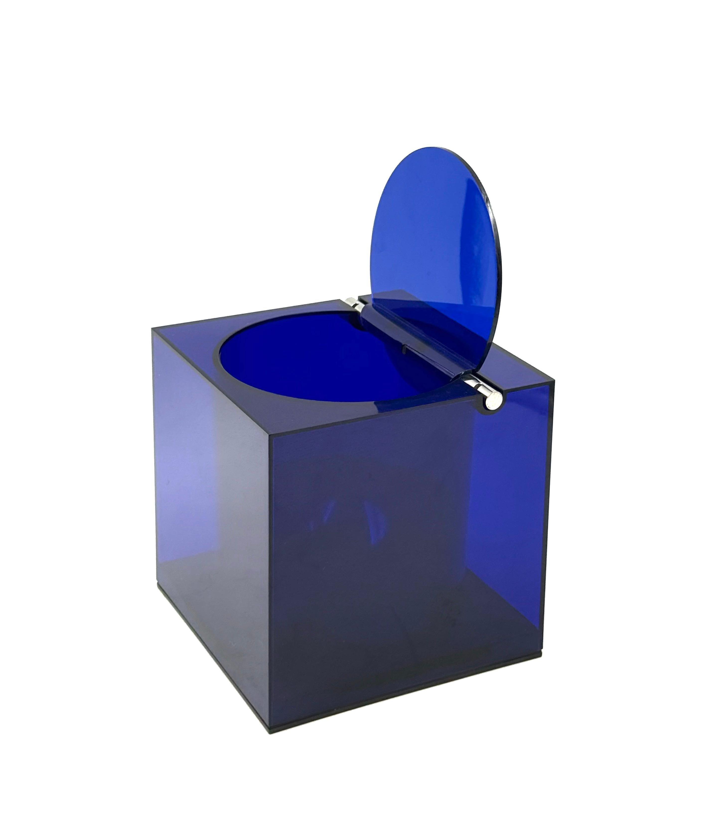 Space age blue plastic Ice Bucket, Studio Opi, Cini & Nils Italy, ca. 1970s For Sale 11
