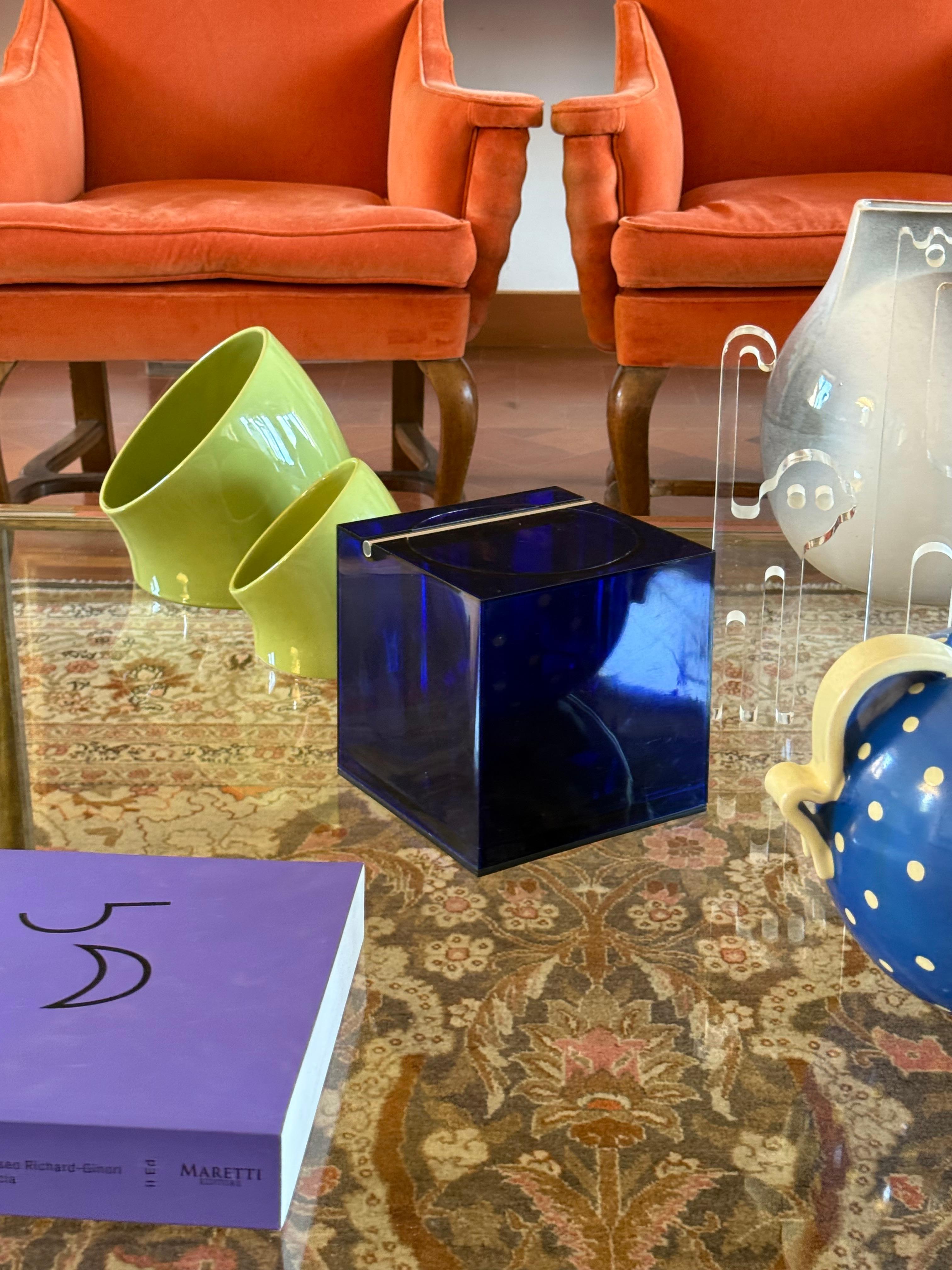 Space age blue plastic Ice Bucket, Studio Opi, Cini & Nils Italy, ca. 1970s For Sale 1