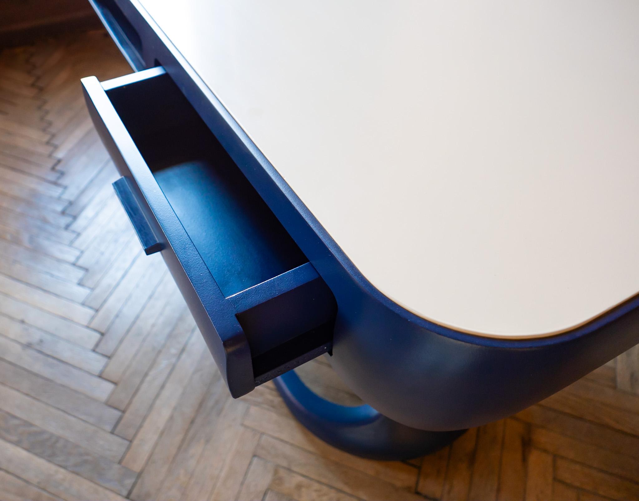 Space Age Blue White Fiberglass Desk in the Manner of Luigi Colani, Italy 70s 7