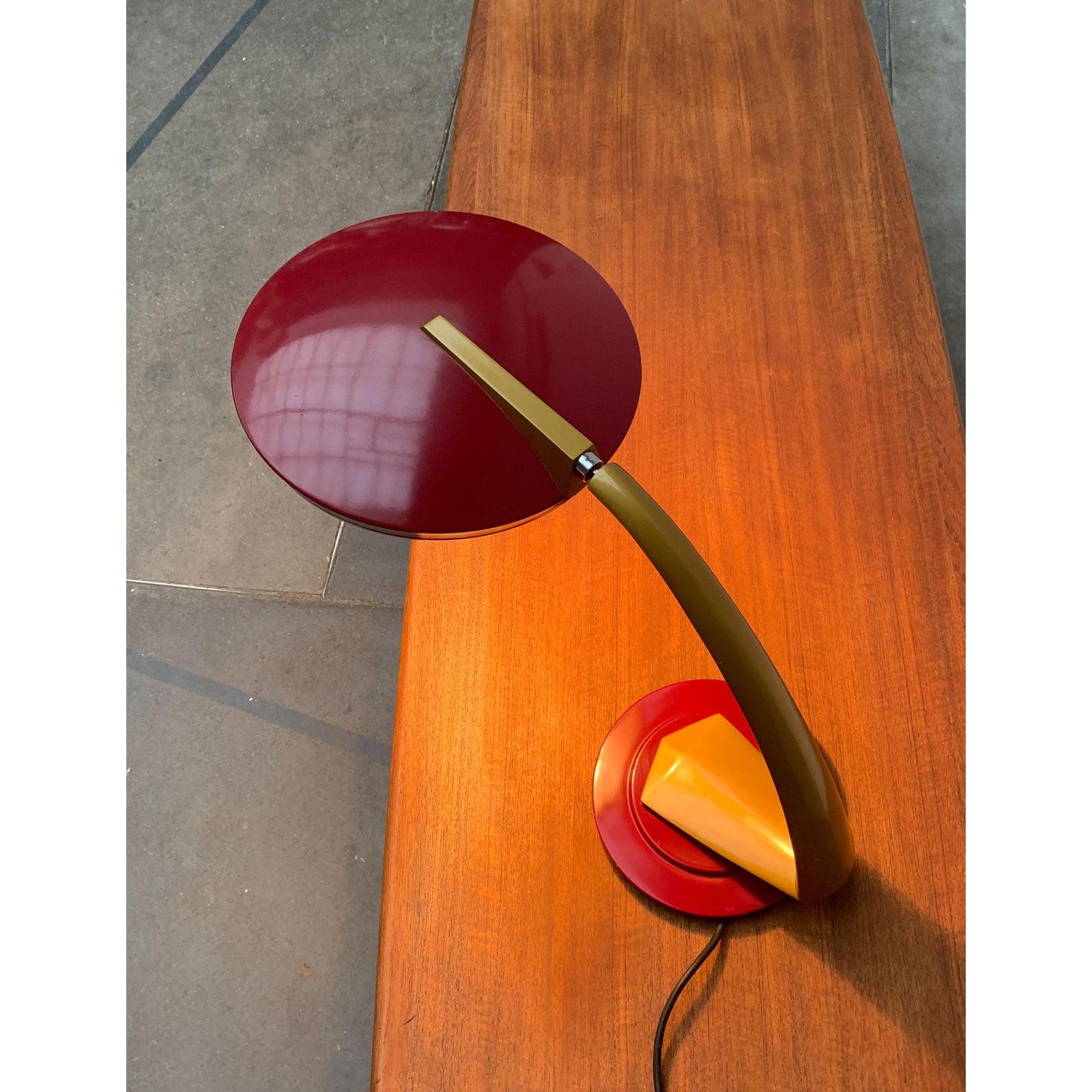 Espagnol Lampe à poser Boomerang de Space A par Luis Pérez De La Oliva pour Phase en vente