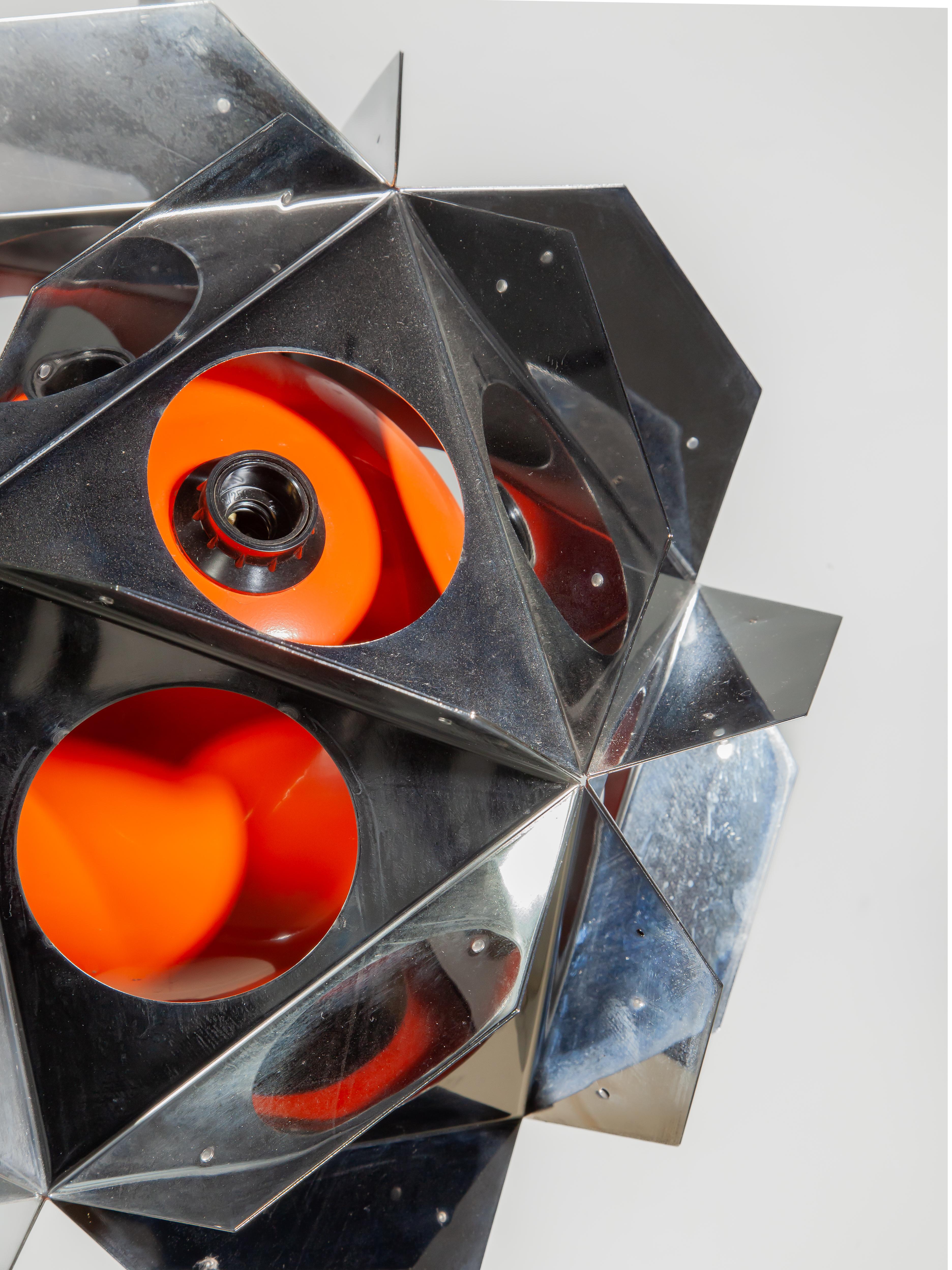 Set di due lampadari geometrici arancioni in stile Bruno Munari, A Space Age in vendita 13