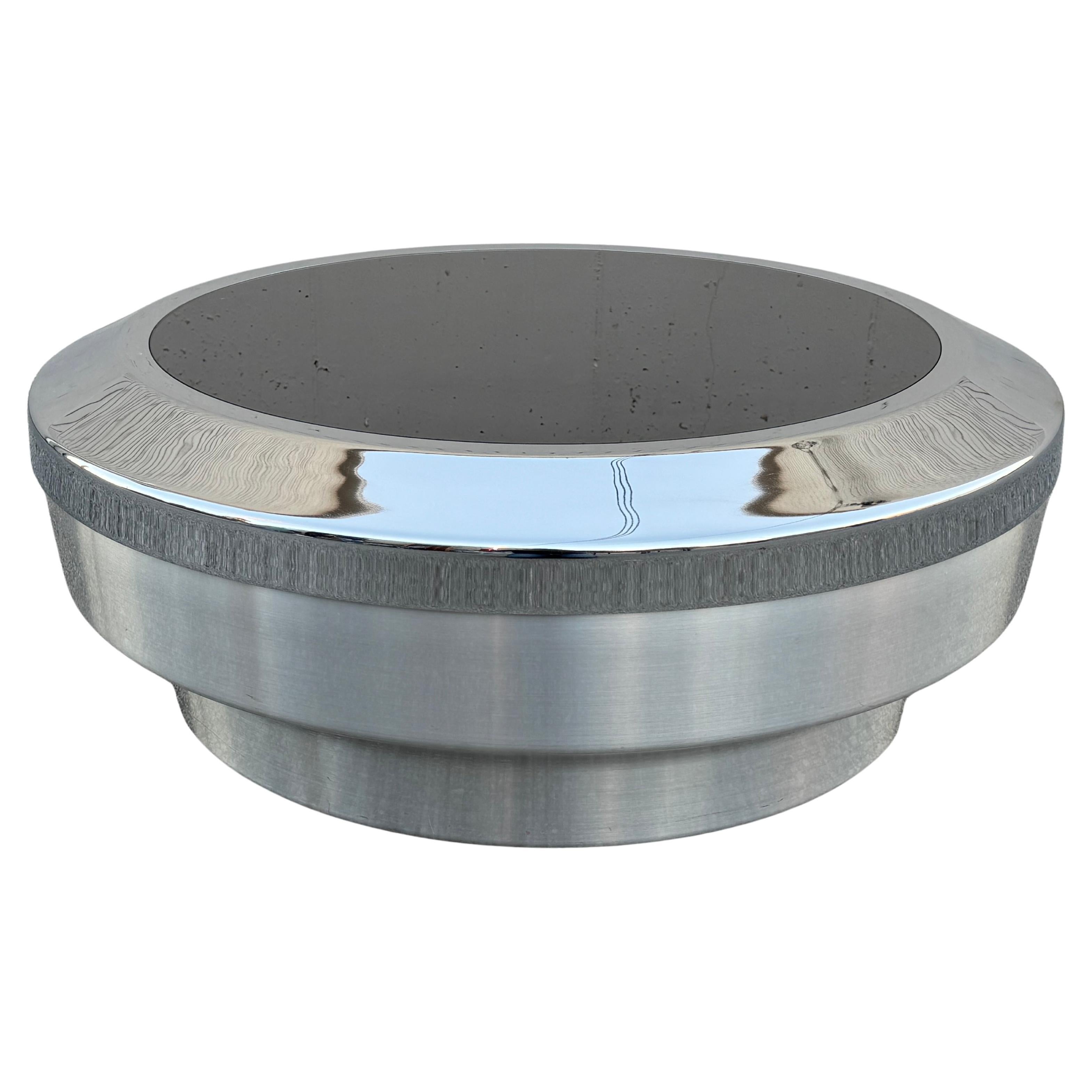 Table basse Space AGE en aluminium brossé et chrome avec plateau de verre en forme de tambour par Gary Neville en vente