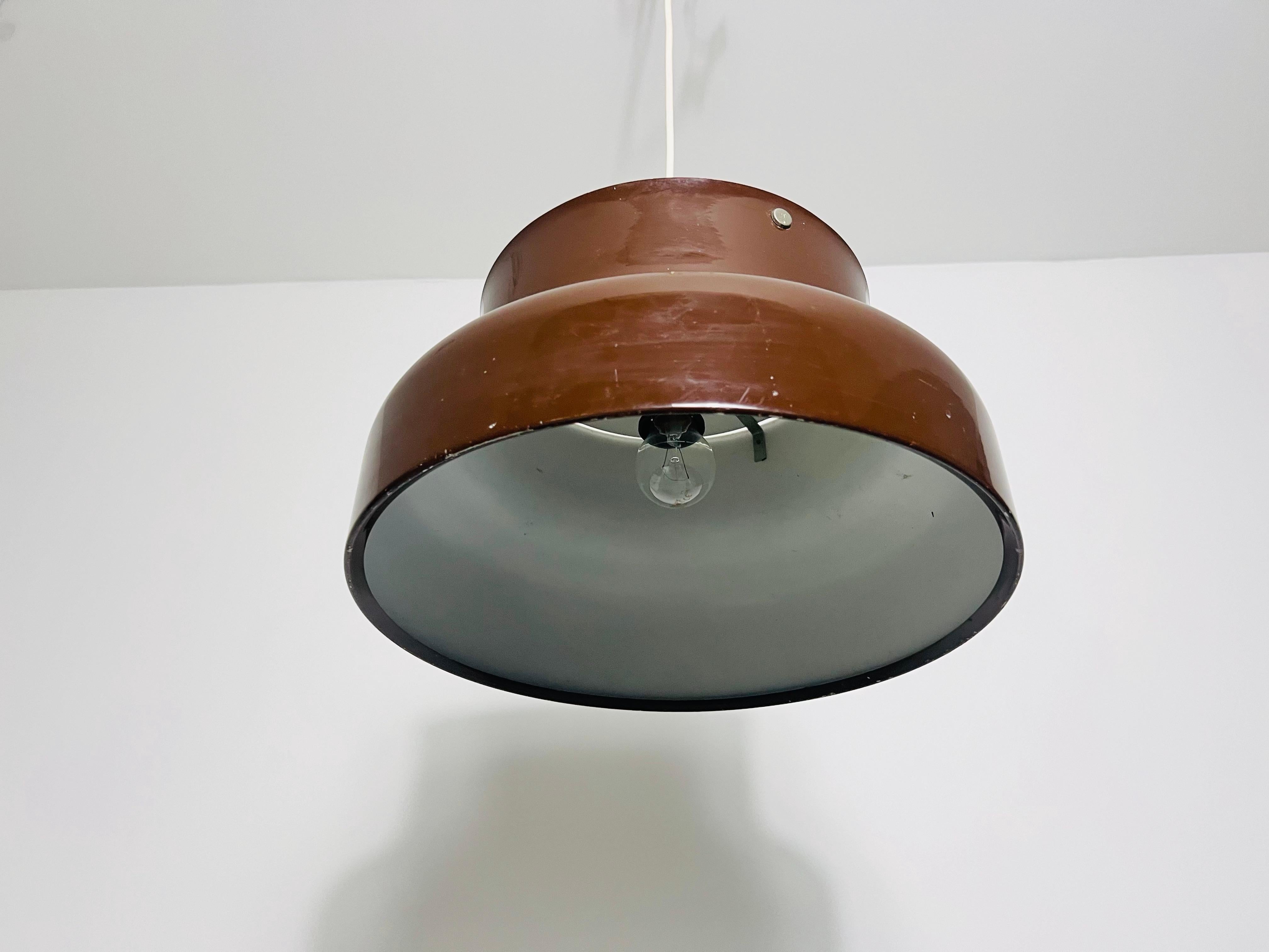 Lampada a sospensione Bumling Brown A Space Age di Atelje Lytan, Svezia, anni '70 In condizioni buone in vendita a Hagenbach, DE