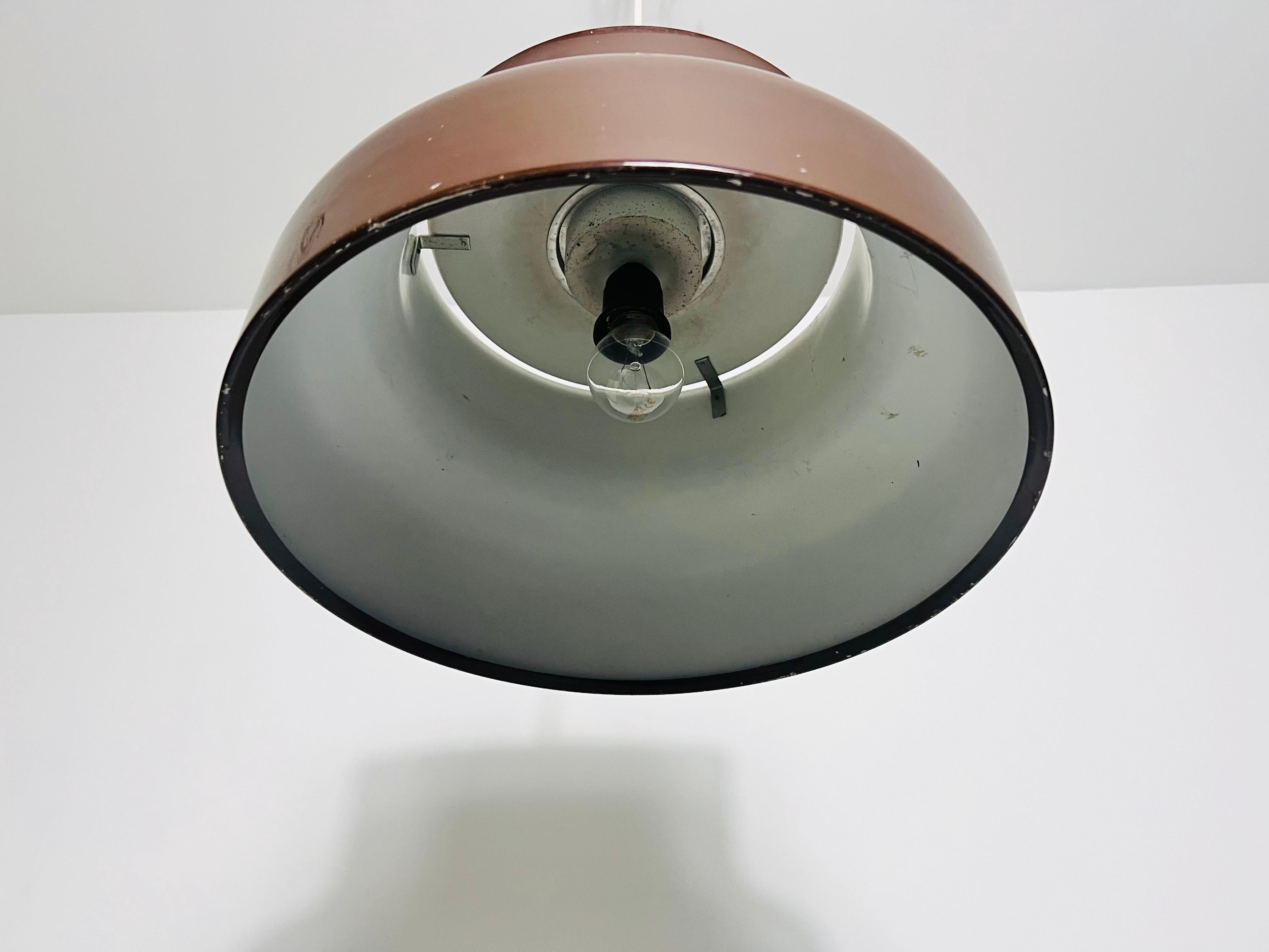 Plastica Lampada a sospensione Bumling Brown A Space Age di Atelje Lytan, Svezia, anni '70 in vendita
