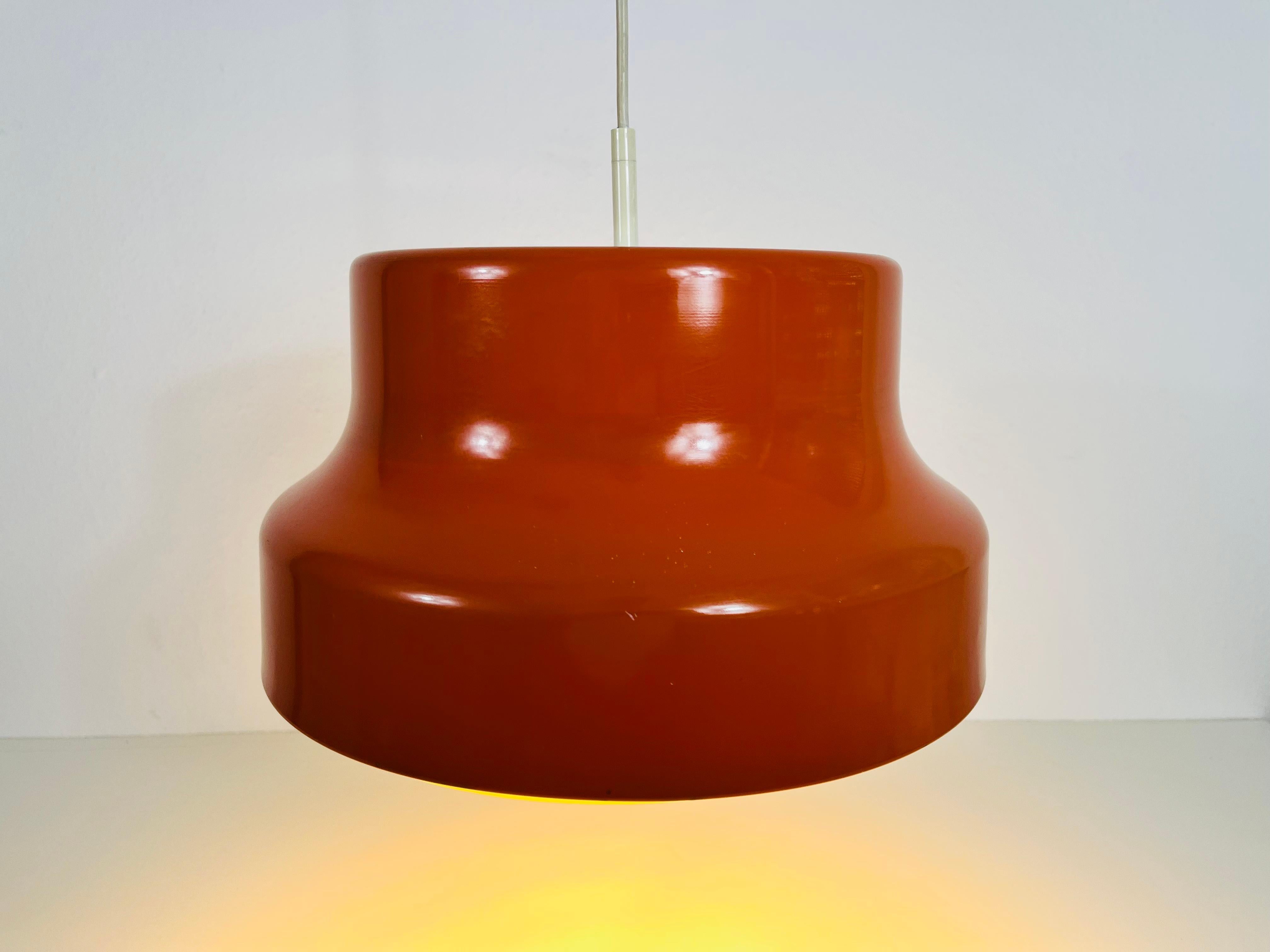 Lampe suspendue orange scintillante de l'ère spatiale, Allemagne, 1970 en vente 1