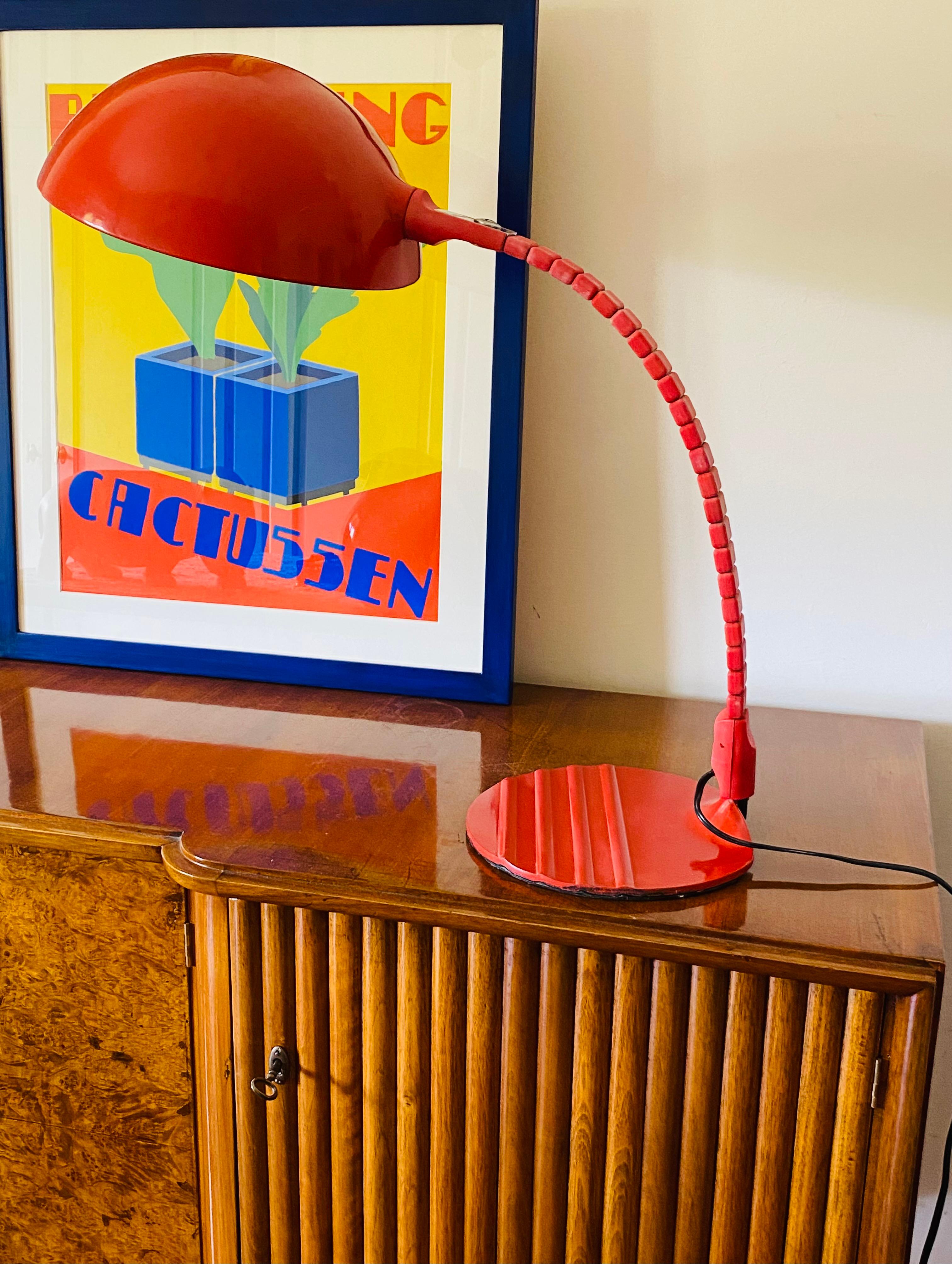 Space Age Space age Calotta mod. 660 red table / desk lamp, Martinelli Luce Italy, 1972 in vendita