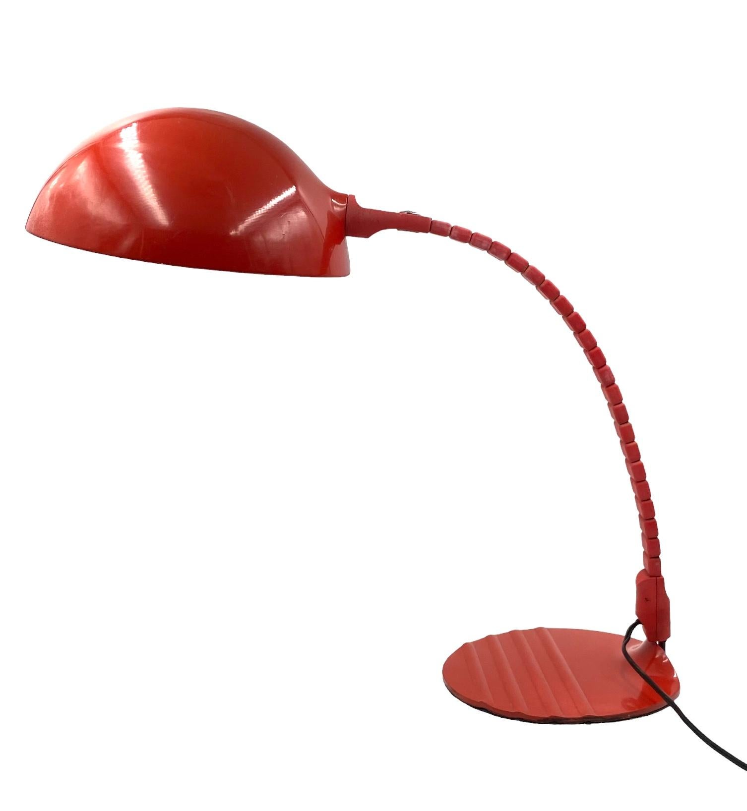 Space age Calotta mod. 660 red table / desk lamp, Martinelli Luce Italy, 1972 in vendita 1