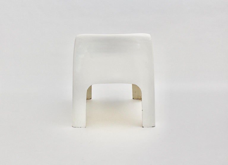 Space Age Carlo Bartoli White Vintage Fiberglass Lounge Chair Gaia 1967 Italy For Sale 7