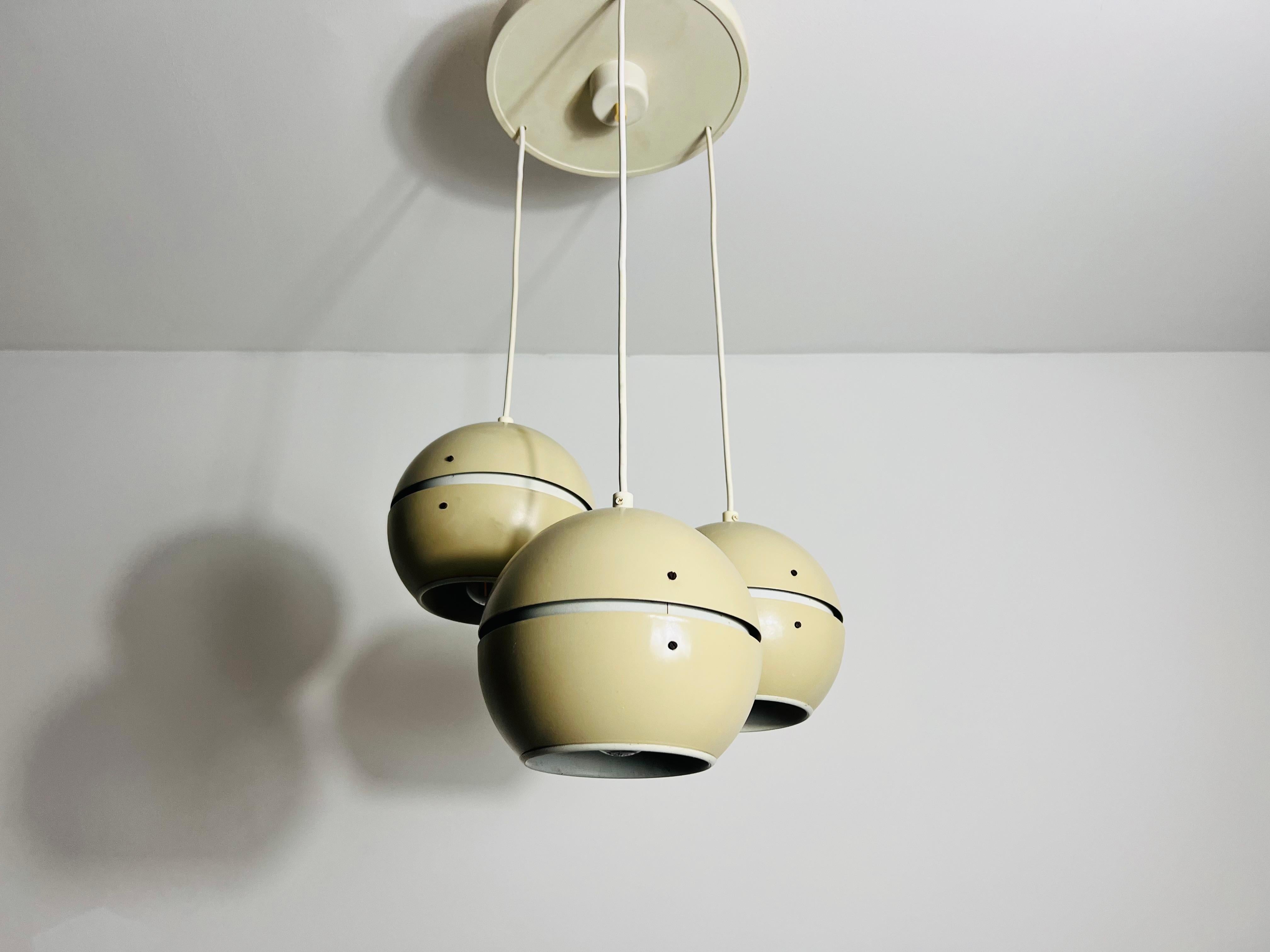 Lampada a sospensione a cascata A Space Age, Germania Est, anni '70 In condizioni buone in vendita a Hagenbach, DE