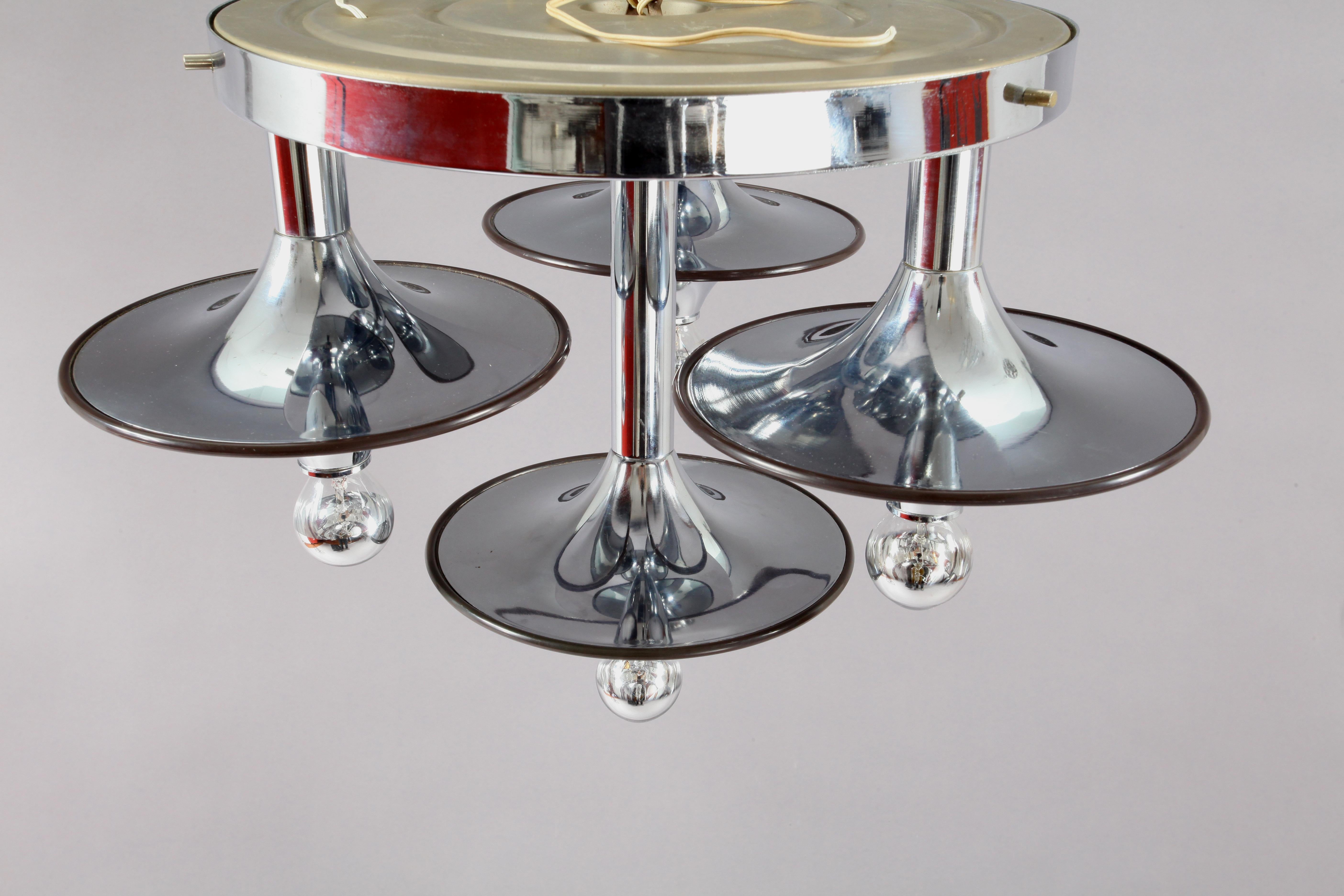 Italiano Plafoniera A Space Age nello stile di Reggiani 1970 in vendita