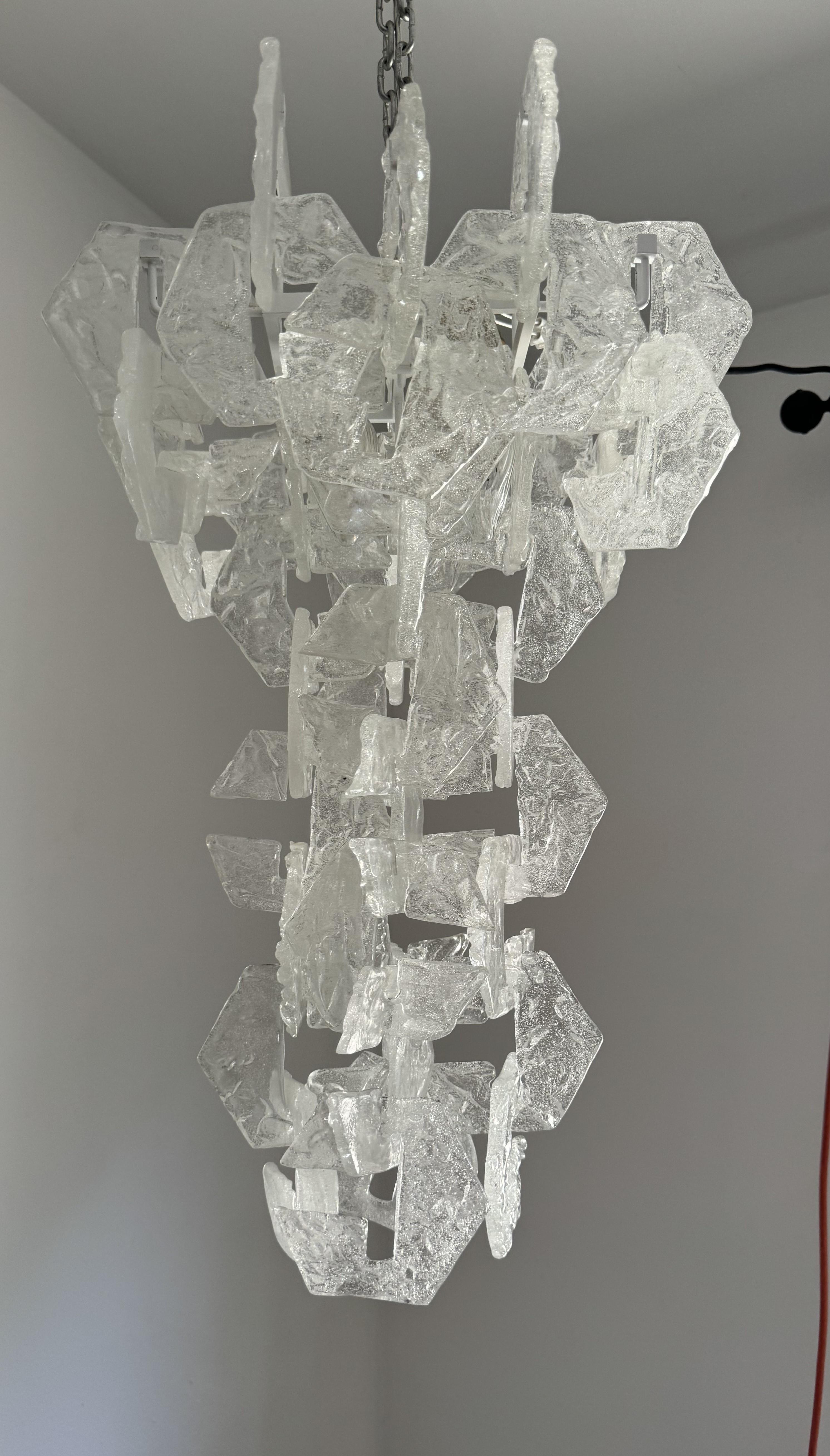 Space Age Chandelier by Carlo Nason for Mazzega in Murano Glass. ca. 1968 In Good Condition For Sale In Merida, Yucatan