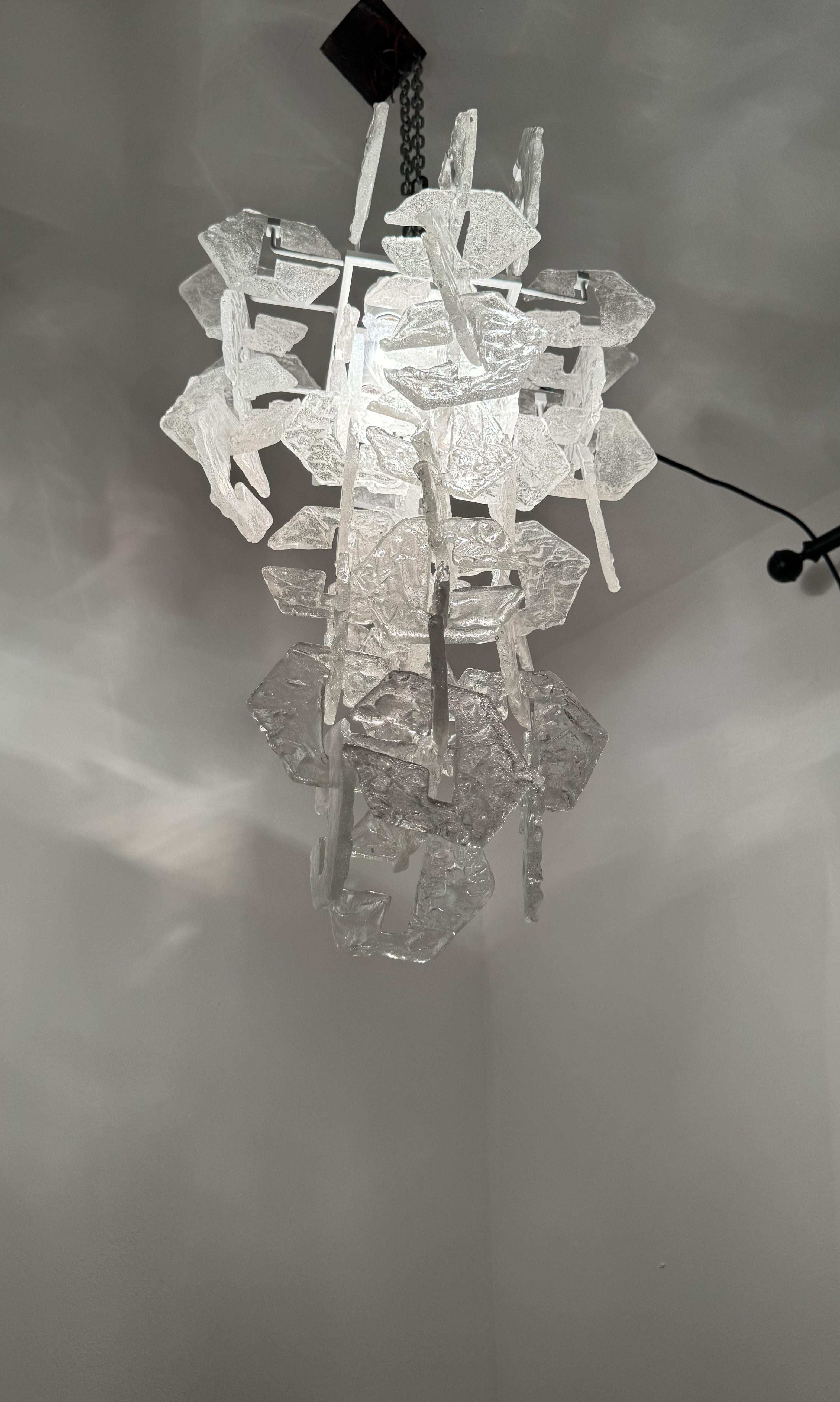 Space Age Chandelier by Carlo Nason for Mazzega in Murano Glass. ca. 1968 For Sale 1