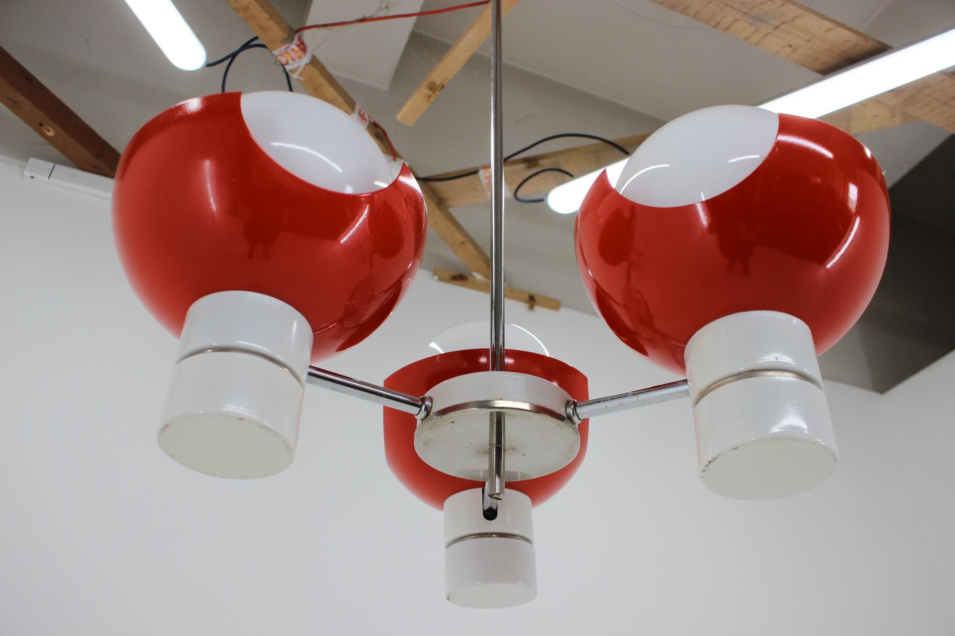 Space Age Chandelier by Napako, Czechoslovakia, 1970s In Good Condition For Sale In Praha, CZ