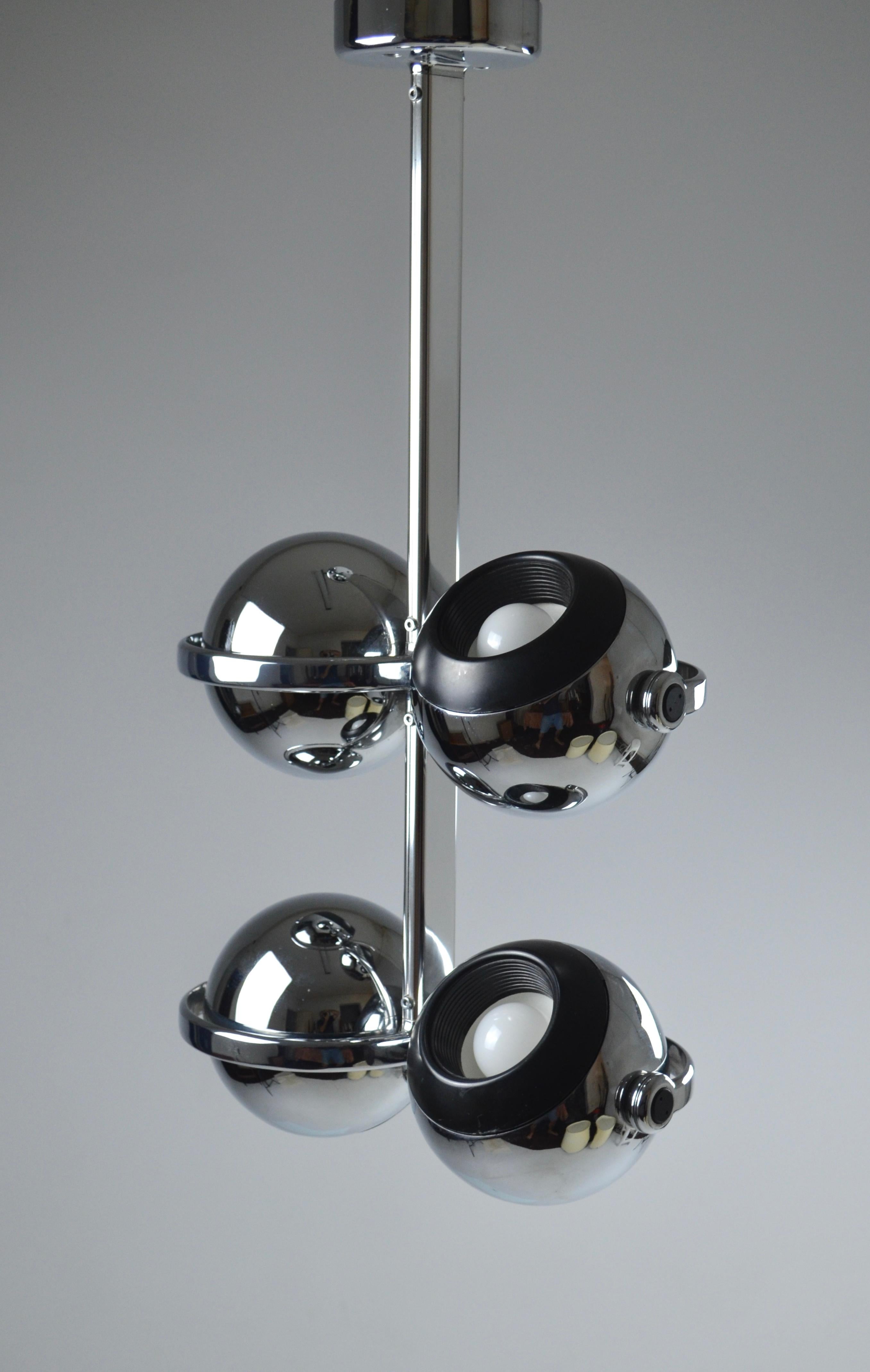 Space age chandelier by Terence Conran, for Erco, 1970s In Good Condition For Sale In Marinha Grande, PT