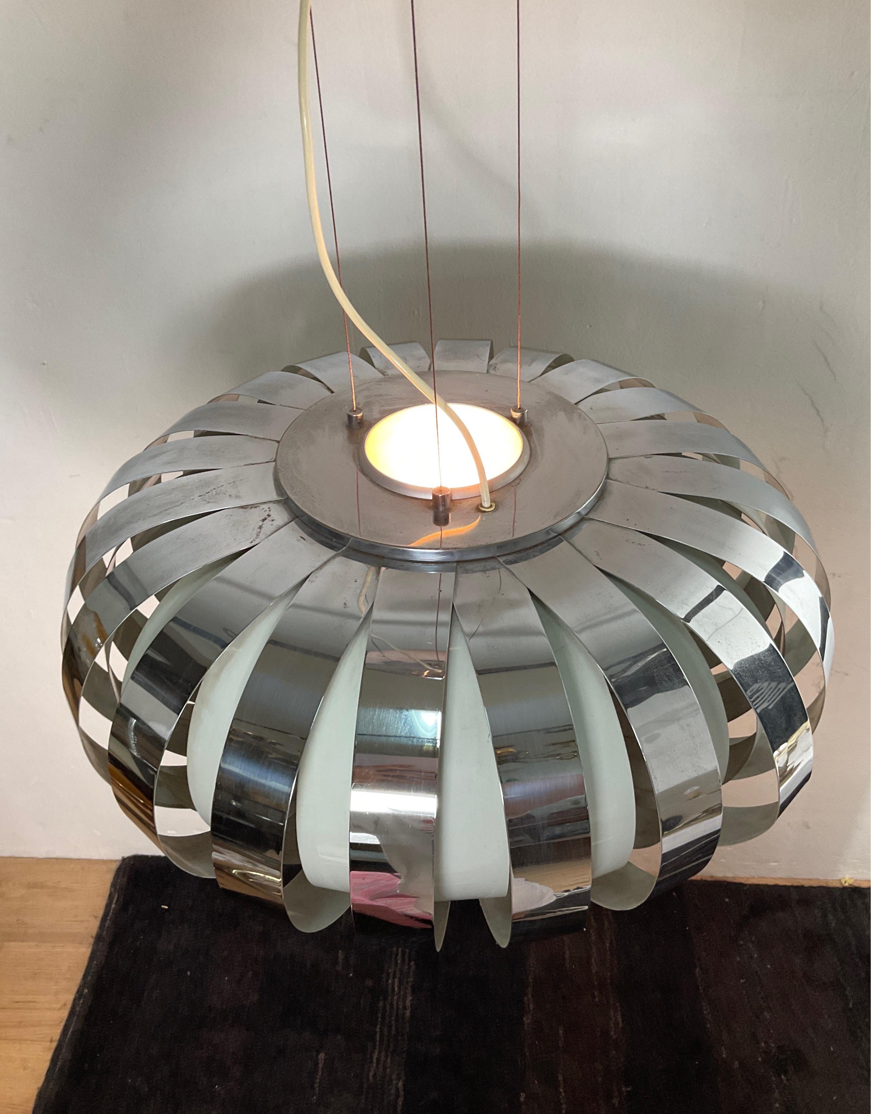 Steel Space-age chandelier in chrome and lacquered steel from the 70s For Sale