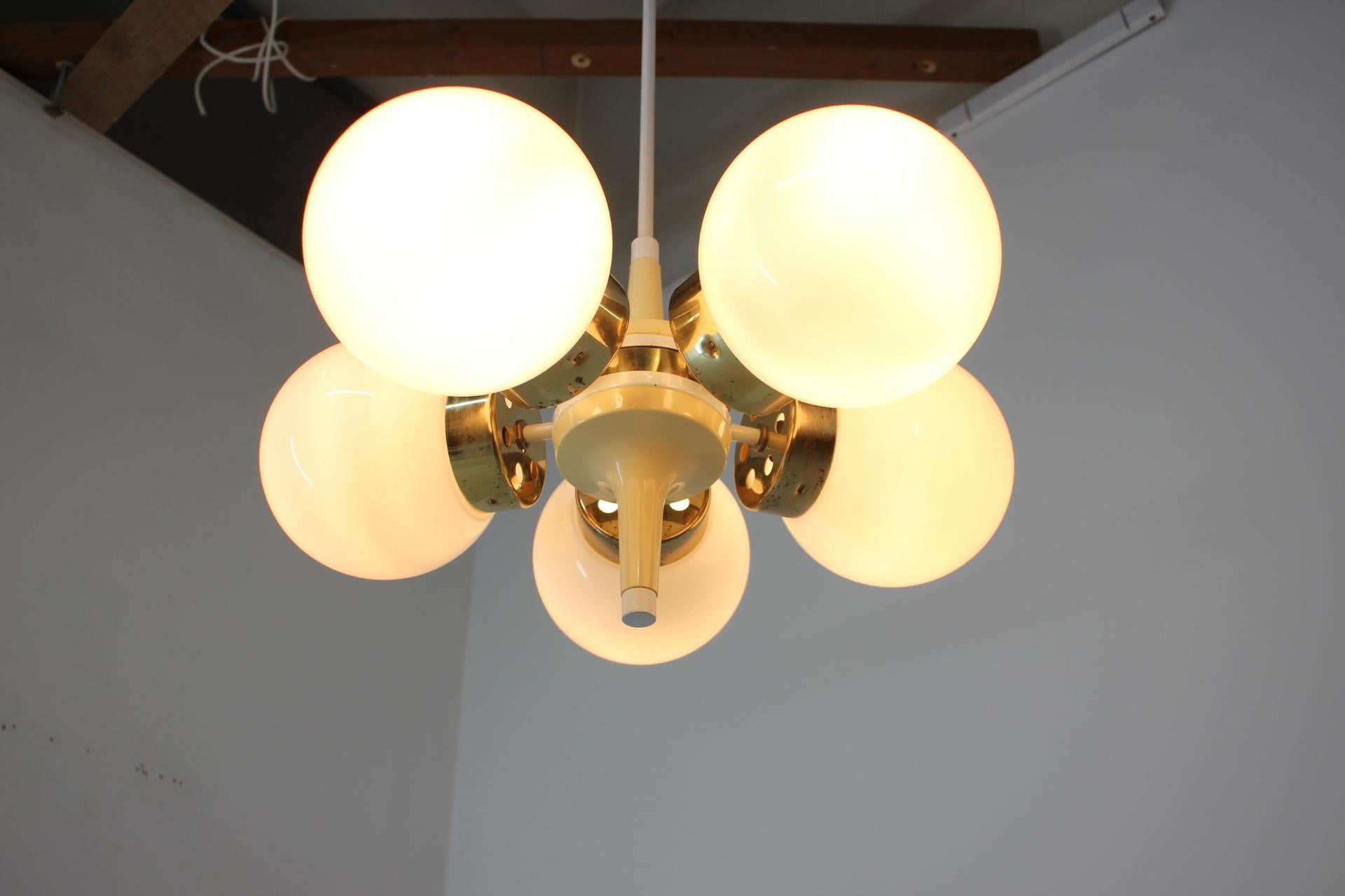 Space Age Chandelier Sputnik by Elektroinstala Decin, 1970s In Good Condition For Sale In Praha, CZ